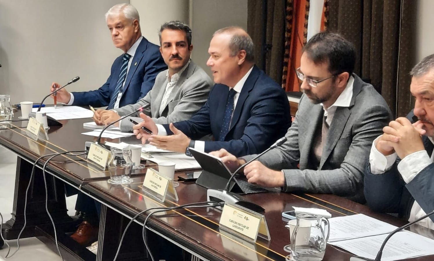 Augusto Hidalgo: “Las transferencias del Gobierno no cubren ni el 40% del gasto del Cabildo de Gran Canaria en mantenimiento de carreteras”