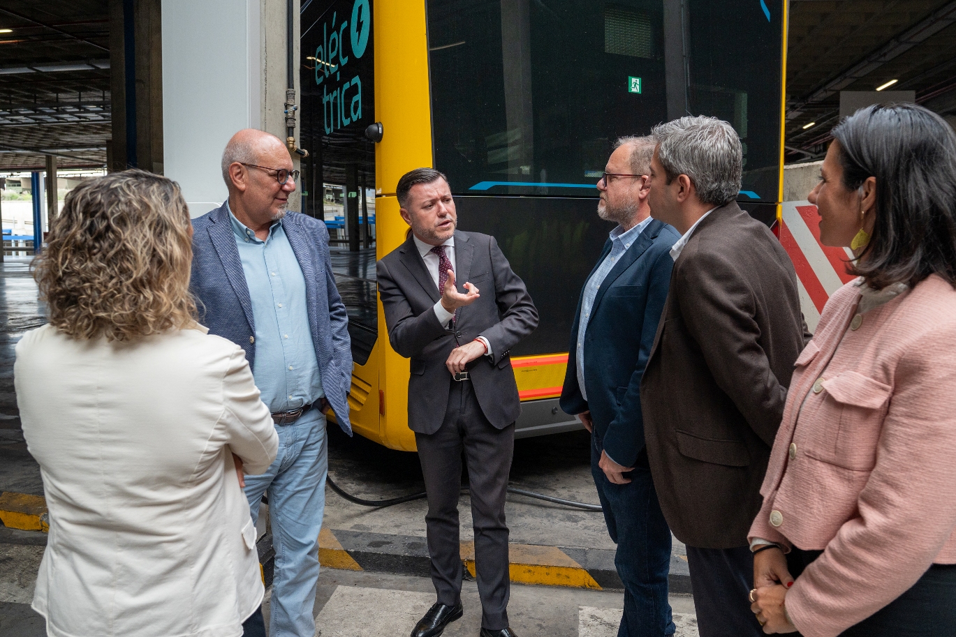 Guaguas Municipales impulsa la electrificación de su flota con la instalación en cocheras de nuevos puntos de recarga para sus vehículos