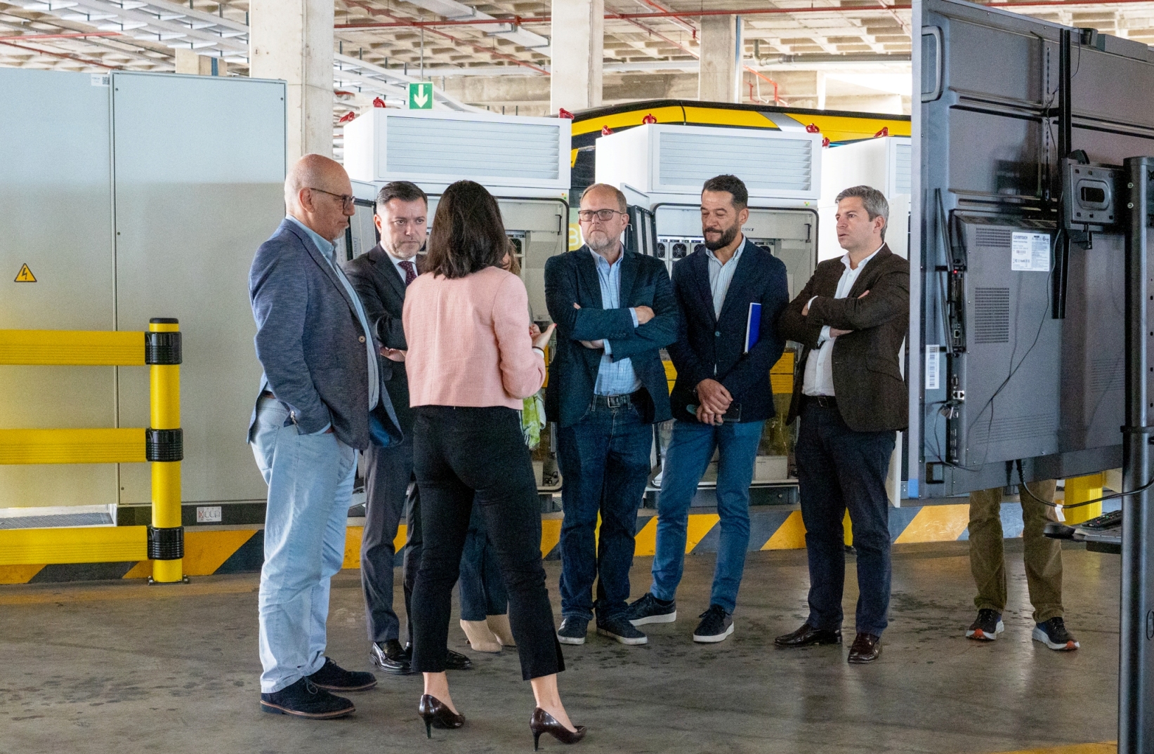 Guaguas Municipales impulsa la electrificación de su flota con la instalación en cocheras de nuevos puntos de recarga para sus vehículos