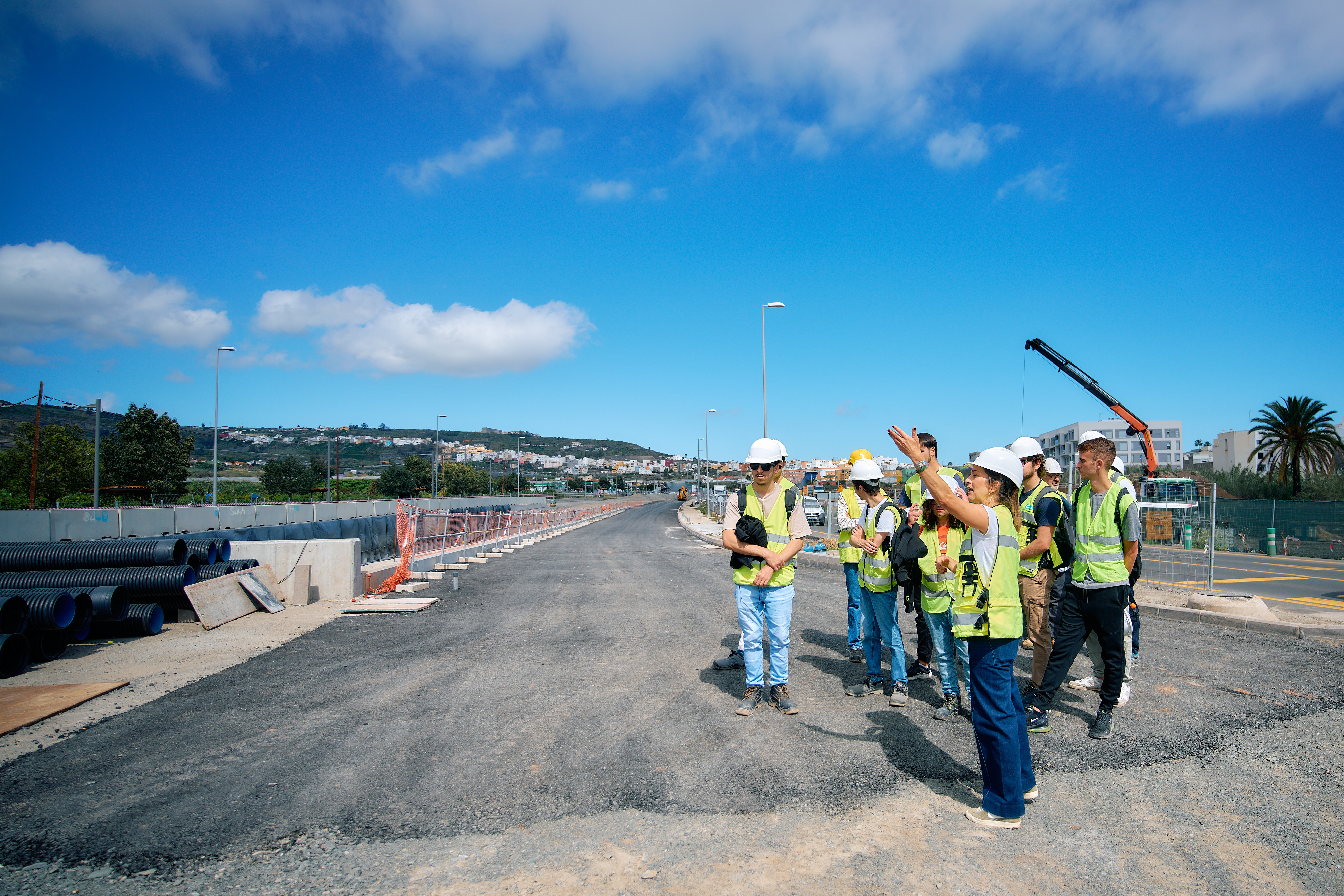 Futuros ingenieros de universidades públicas de Canarias visitan las obras en Arucas y el Puerto de Granadilla