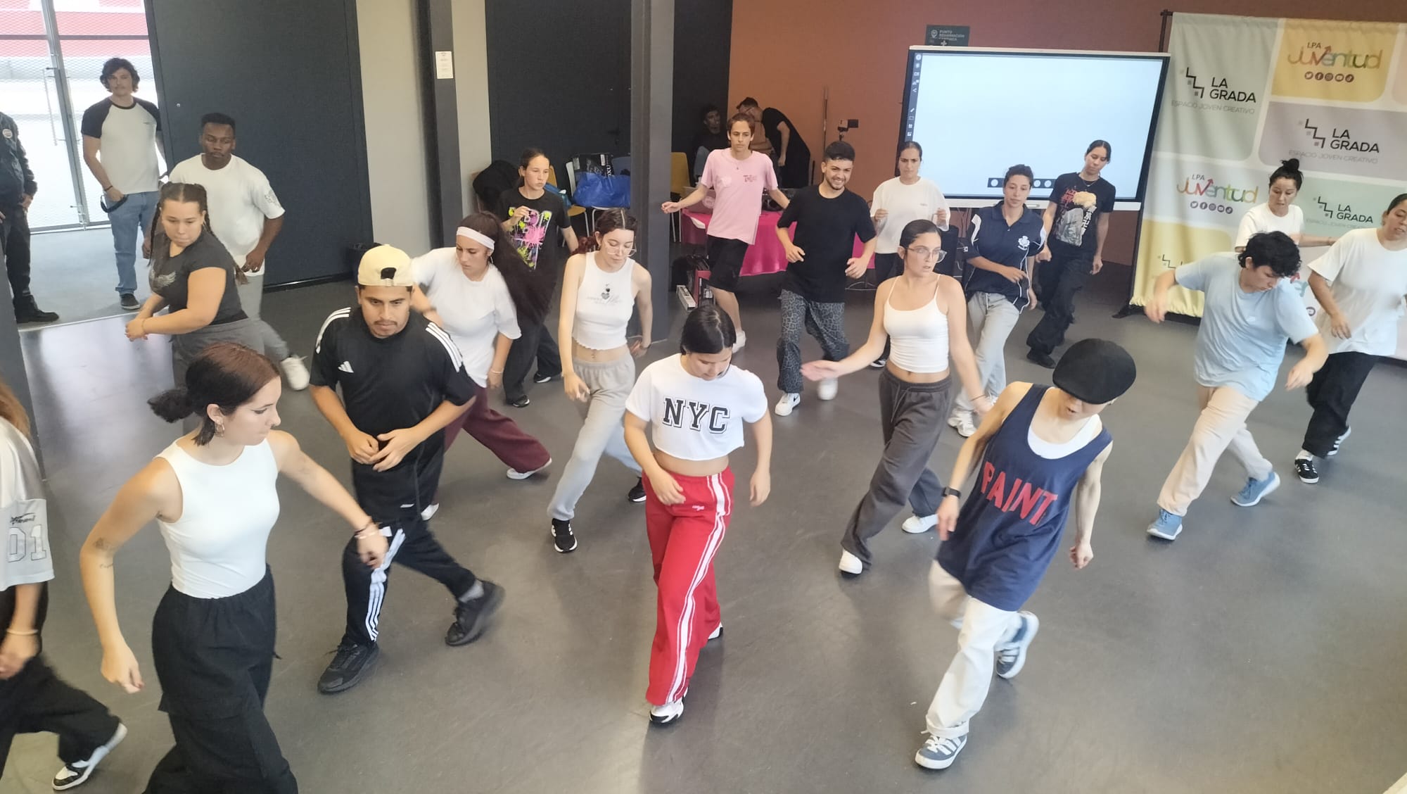 El Ayuntamiento de Las Palmas de Gran Canaria celebró una nueva edición de ‘La Grada Baila’ con referentes internacionales del Hip Hop y House Dance