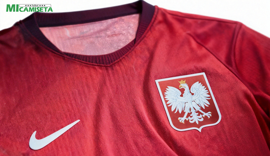 camiseta-polonia-mundial-2026-la-leyenda-del-aguila-que-vistes-03