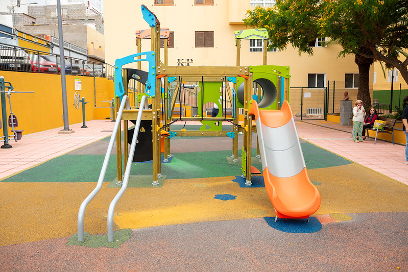 El Ayuntamiento de Gáldar ejecuta la reforma integral del parque infantil de La Heladora