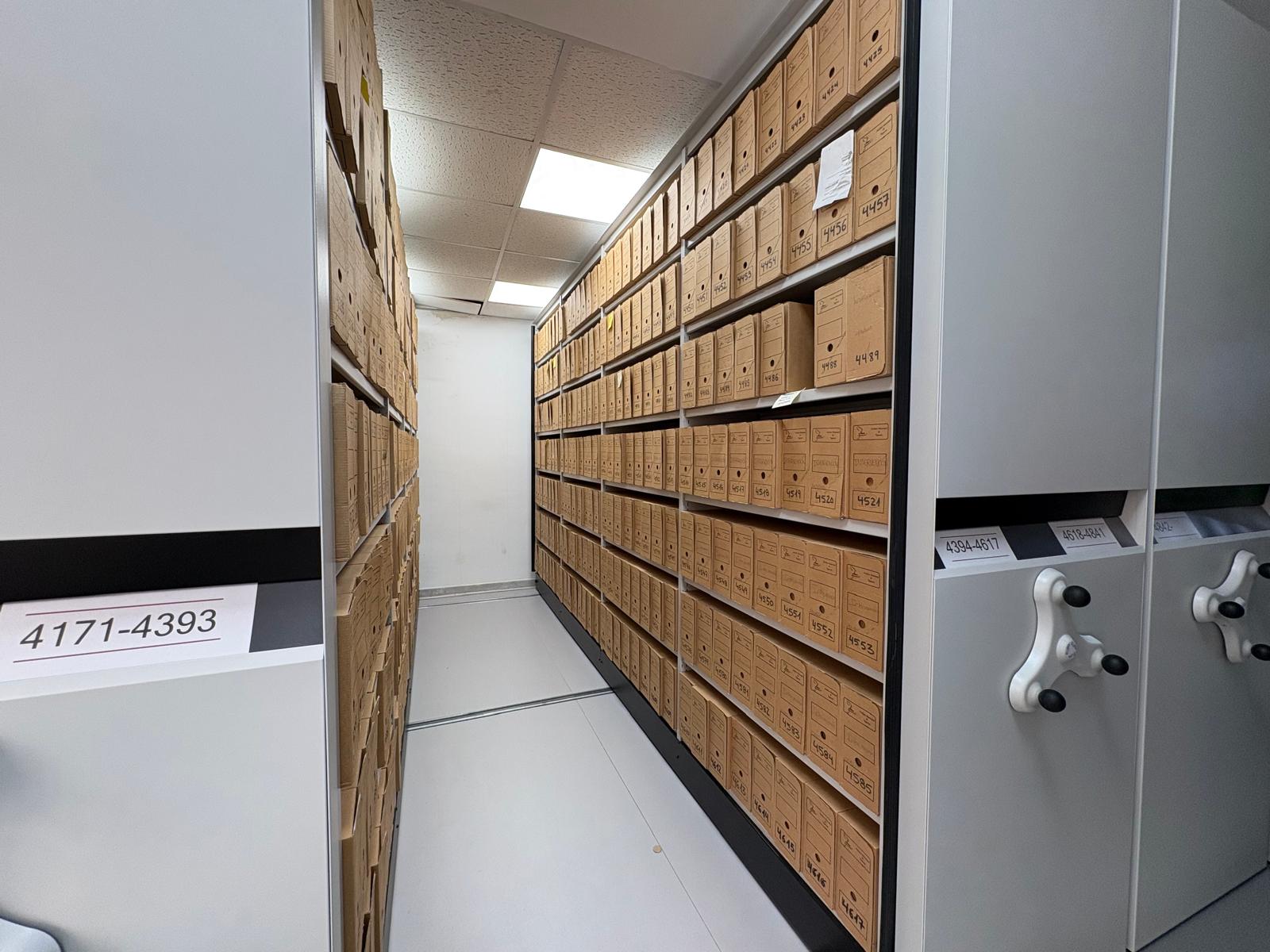 Nuevas estanterías móviles en el Archivo Municipal de Tegueste