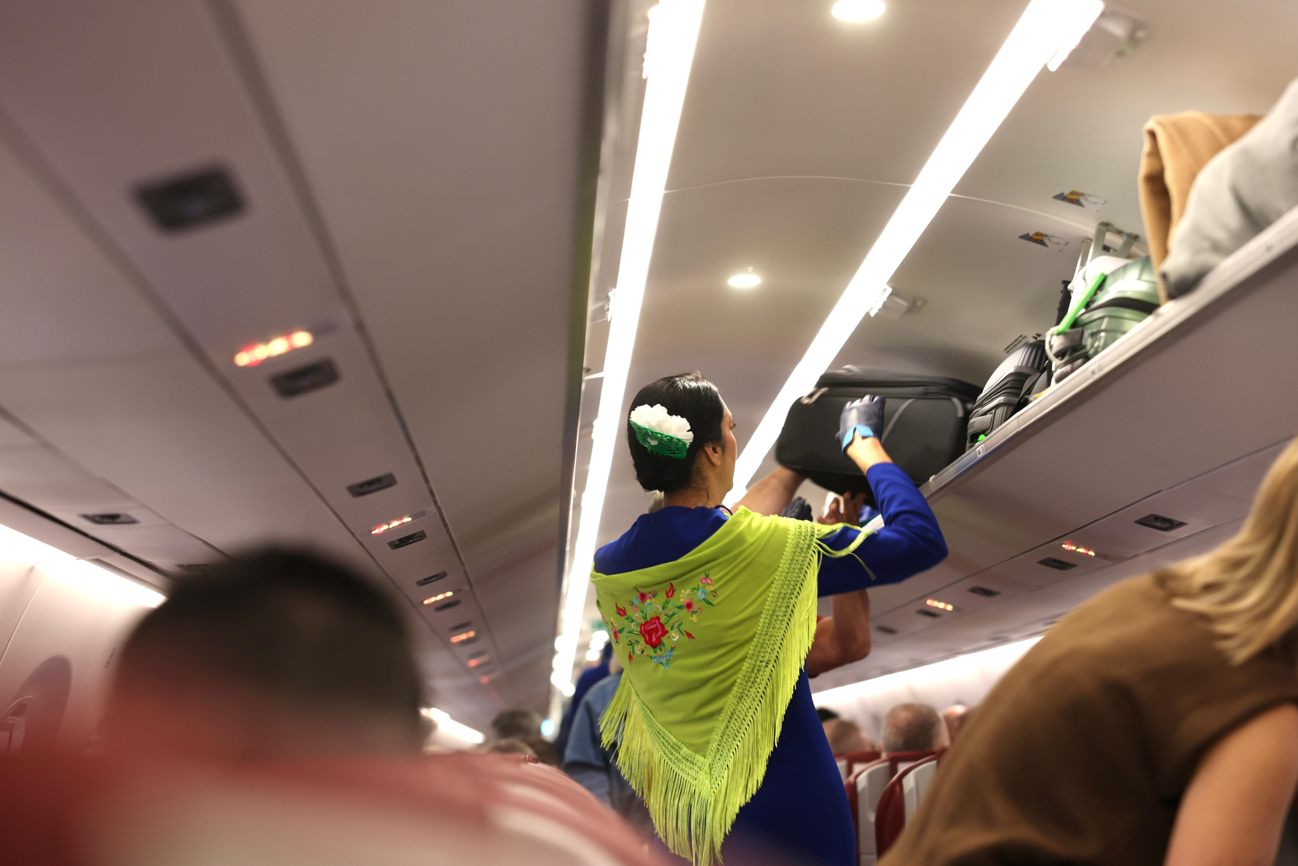 Binter inaugura los vuelos directos entre Canarias y Sevilla