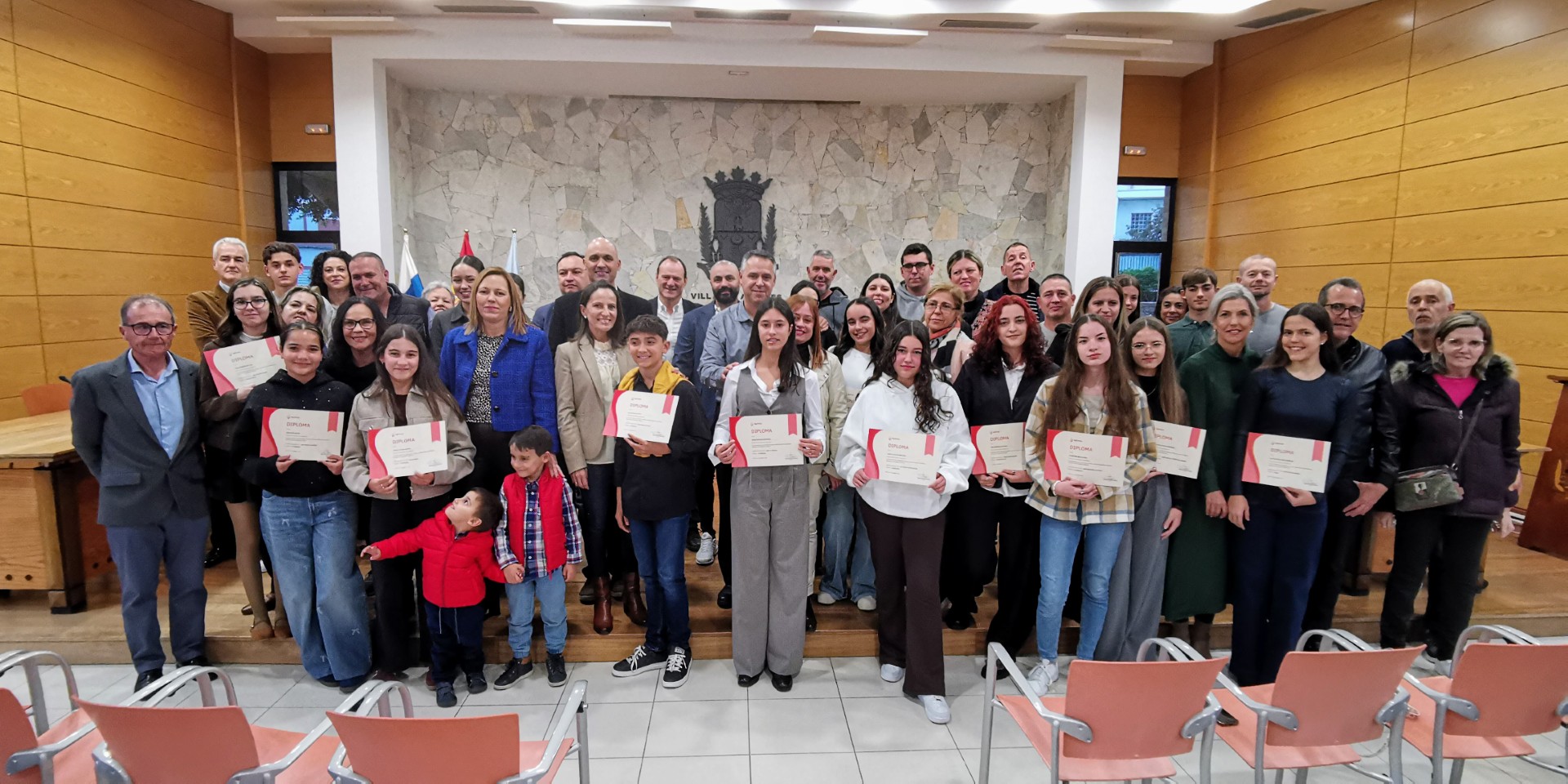 El Ayuntamiento de Agüimes reconoce los 15 mejores expedientes académicos del municipio