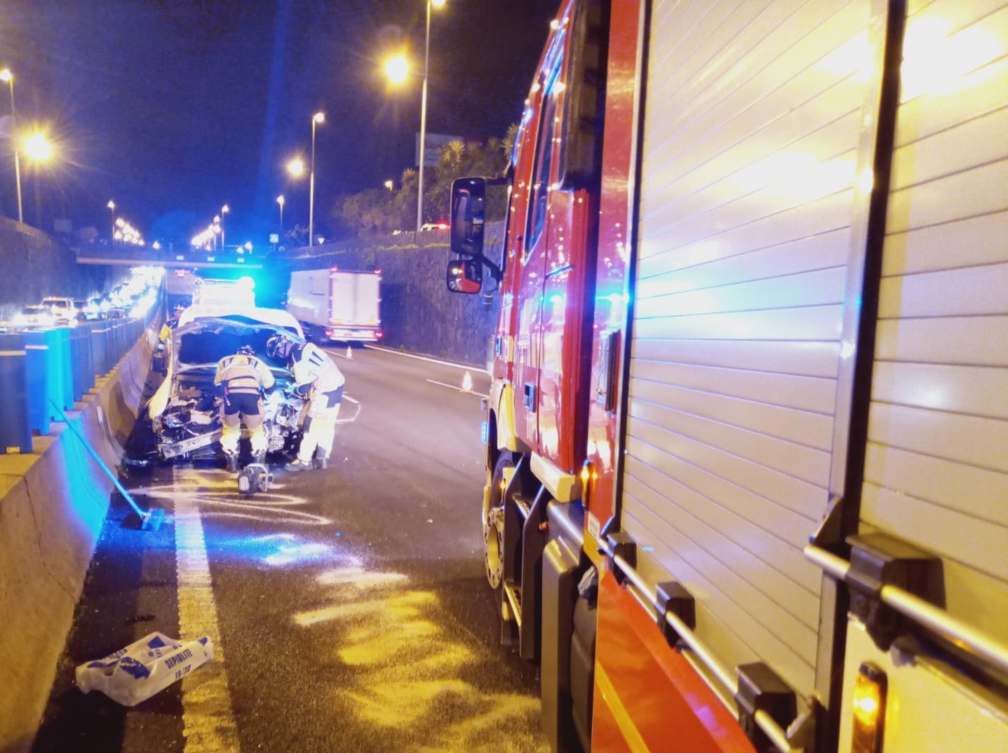 Bomberos de Tenerife intervienen en accidente de tráfico