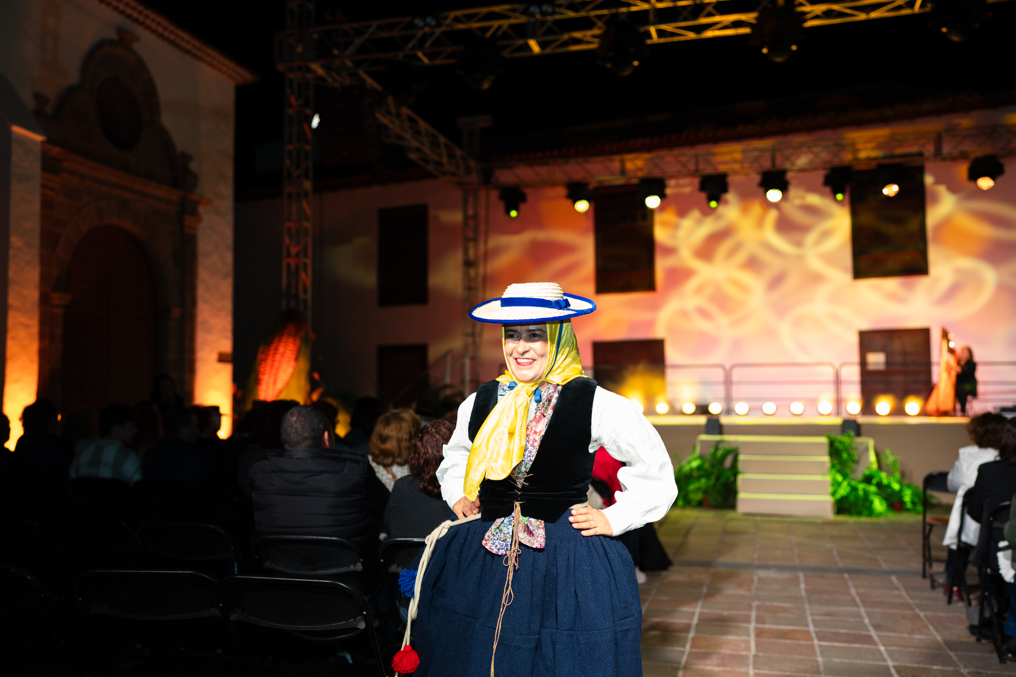 Desfile "Mujer y Tradición: La importancia de la vestimenta tradicional canaria" en San Sebastián de La Gomera