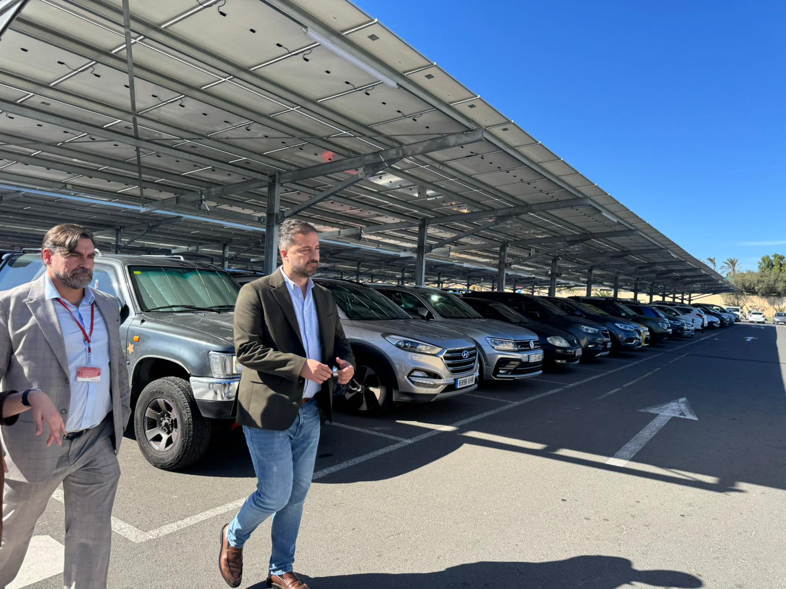 Marquesina fotovoltaica de autoconsumo en La Mareta, Telde