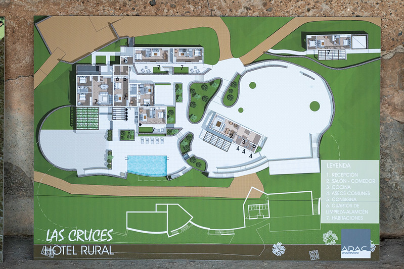 Teodoro Sosa visita las obras del futuro Hotel Rural Las Cruces de El Agazal en Gáldar