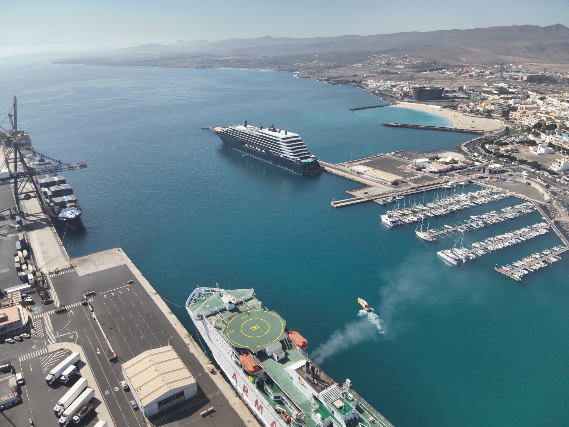 Los Puertos de la Autoridad Portuaria de Las Palmas arrancan 2026 con más pasajeros