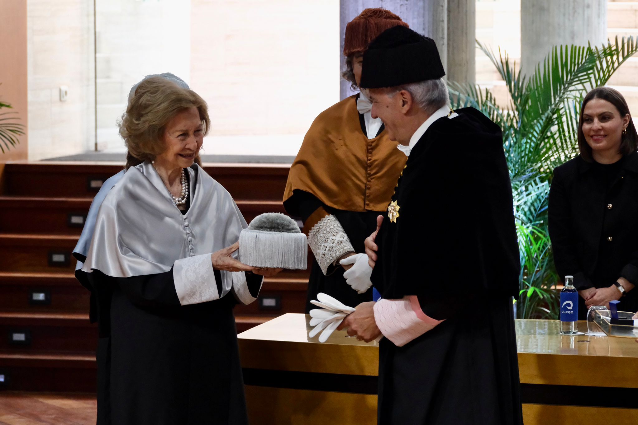 La ULPGC inviste a SM La Reina Doña Sofía como Doctora Honoris Causa