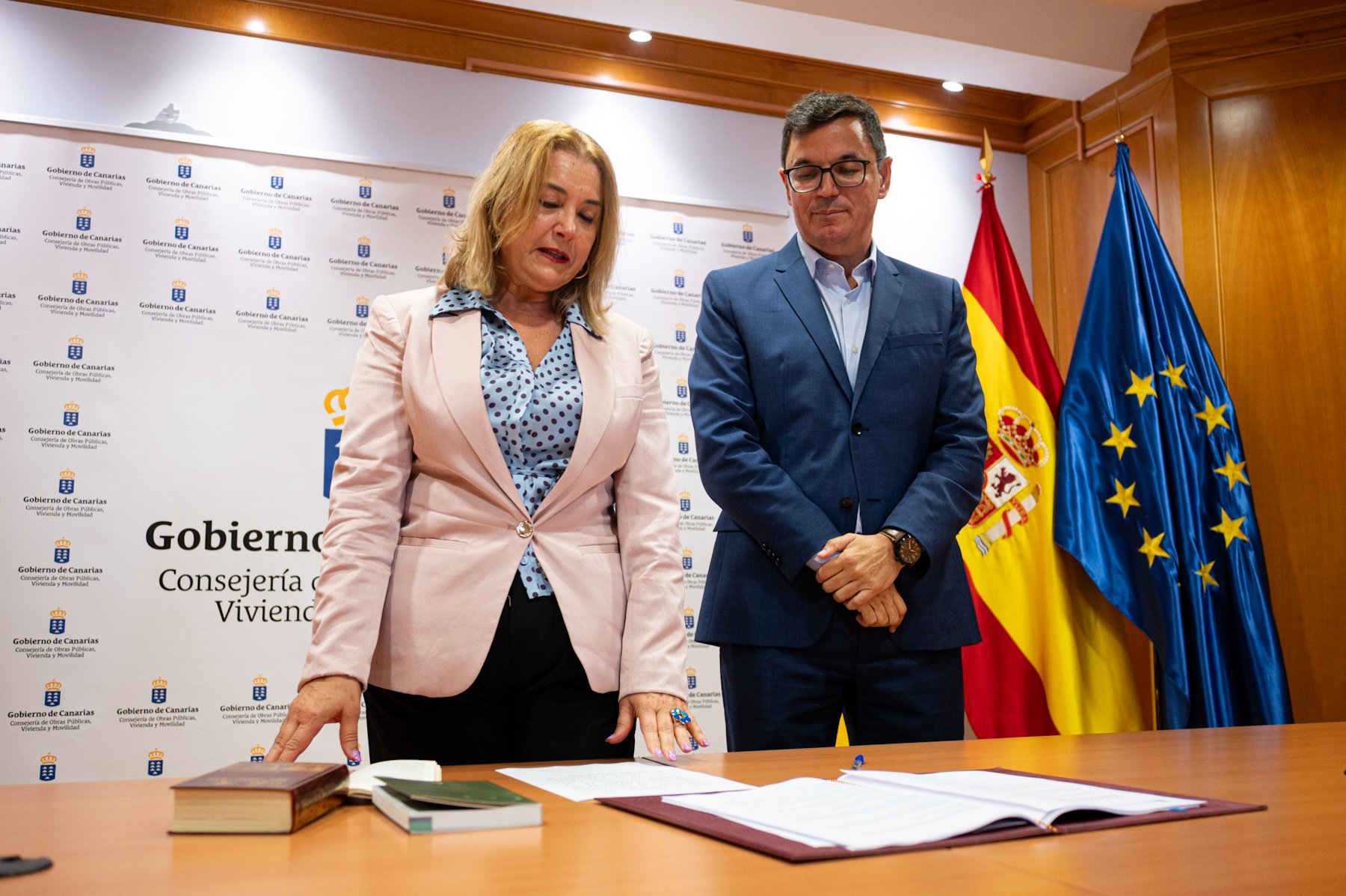 Pino de León toma posesión como directora del Instituto Canario de la Vivienda