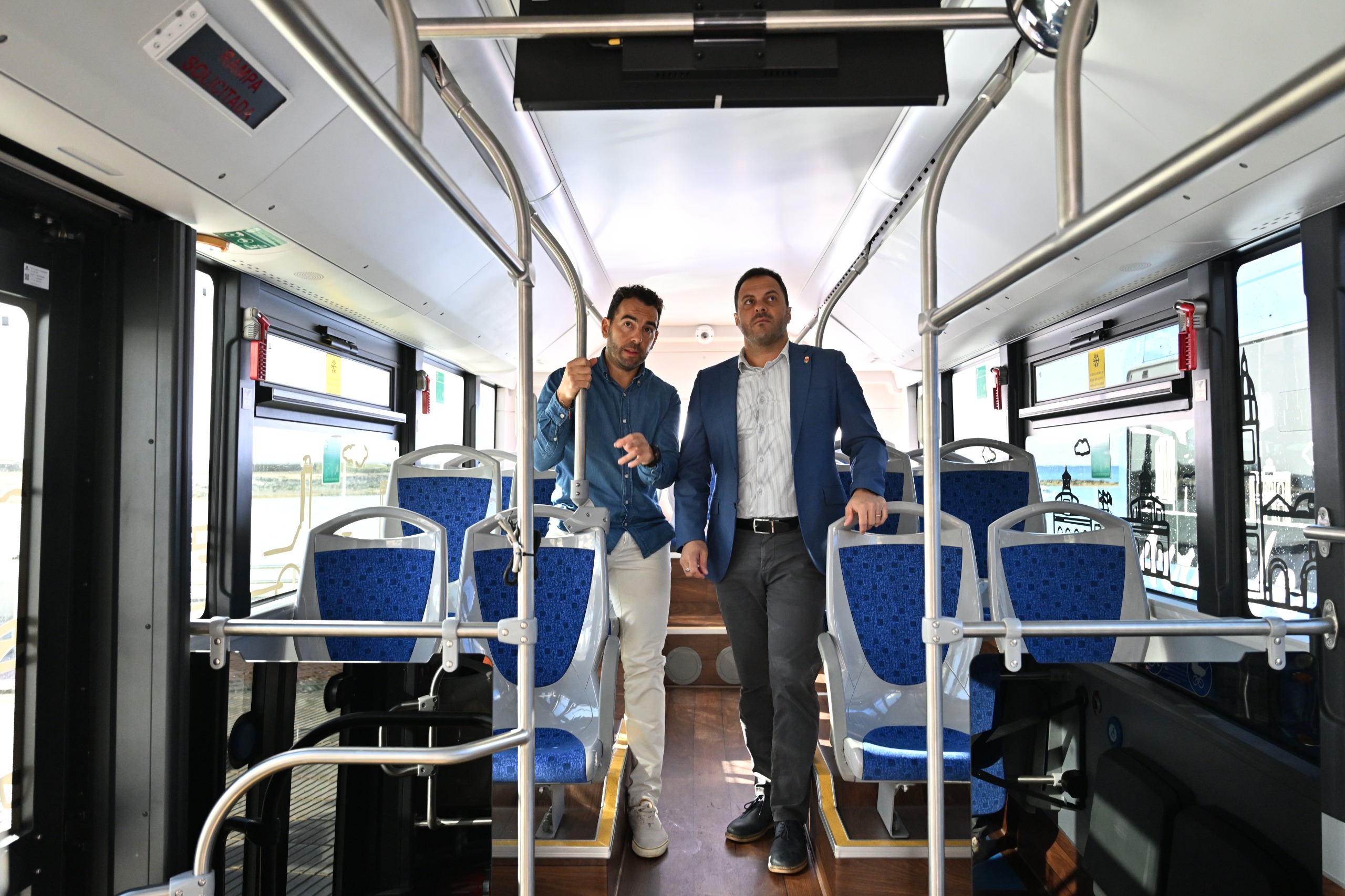 Las nuevas guaguas de Arrecife atraen a más pasajeros al transporte urbano