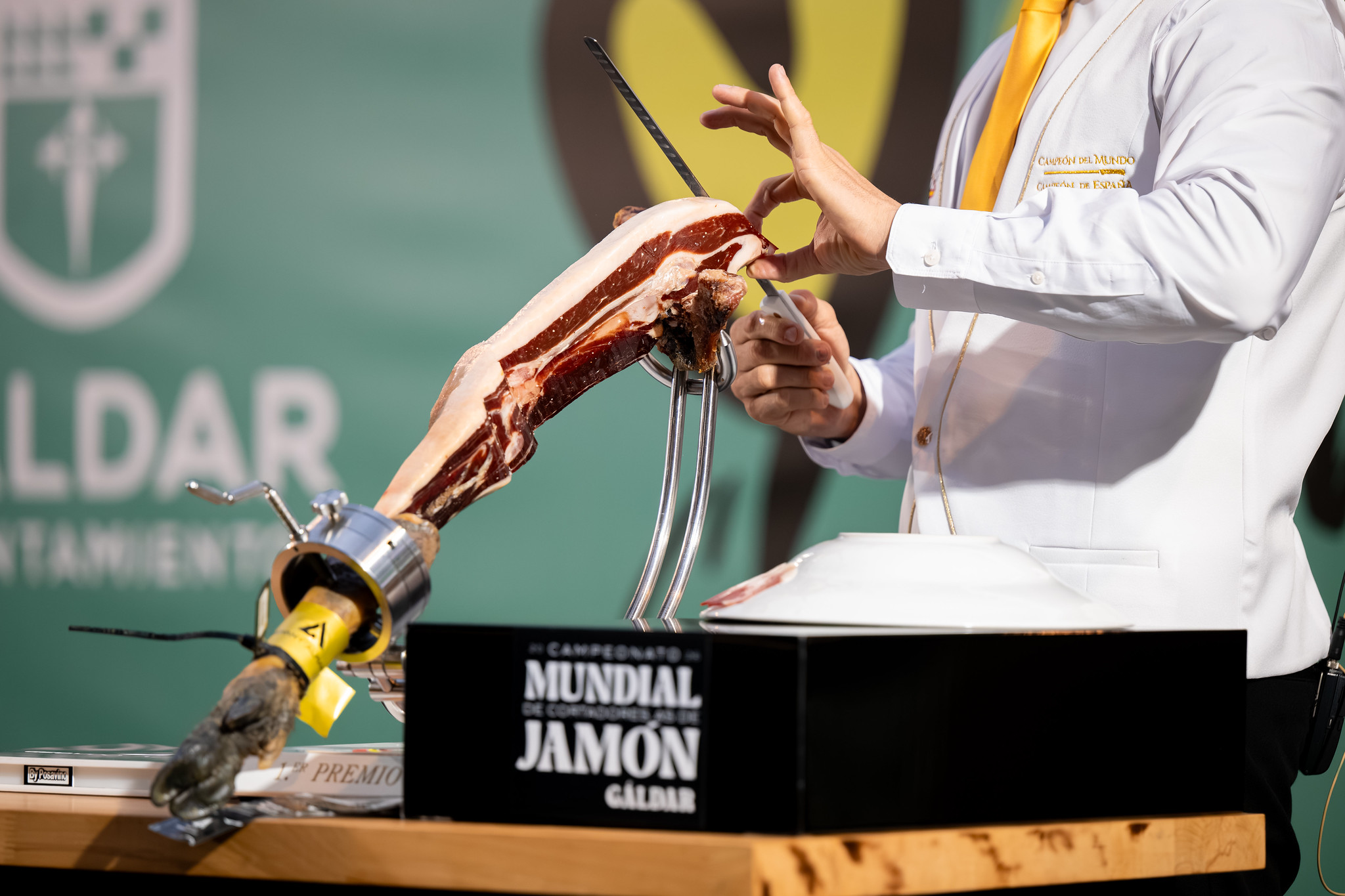 Masterclass de cinco cortadores de jamón en Gáldar
