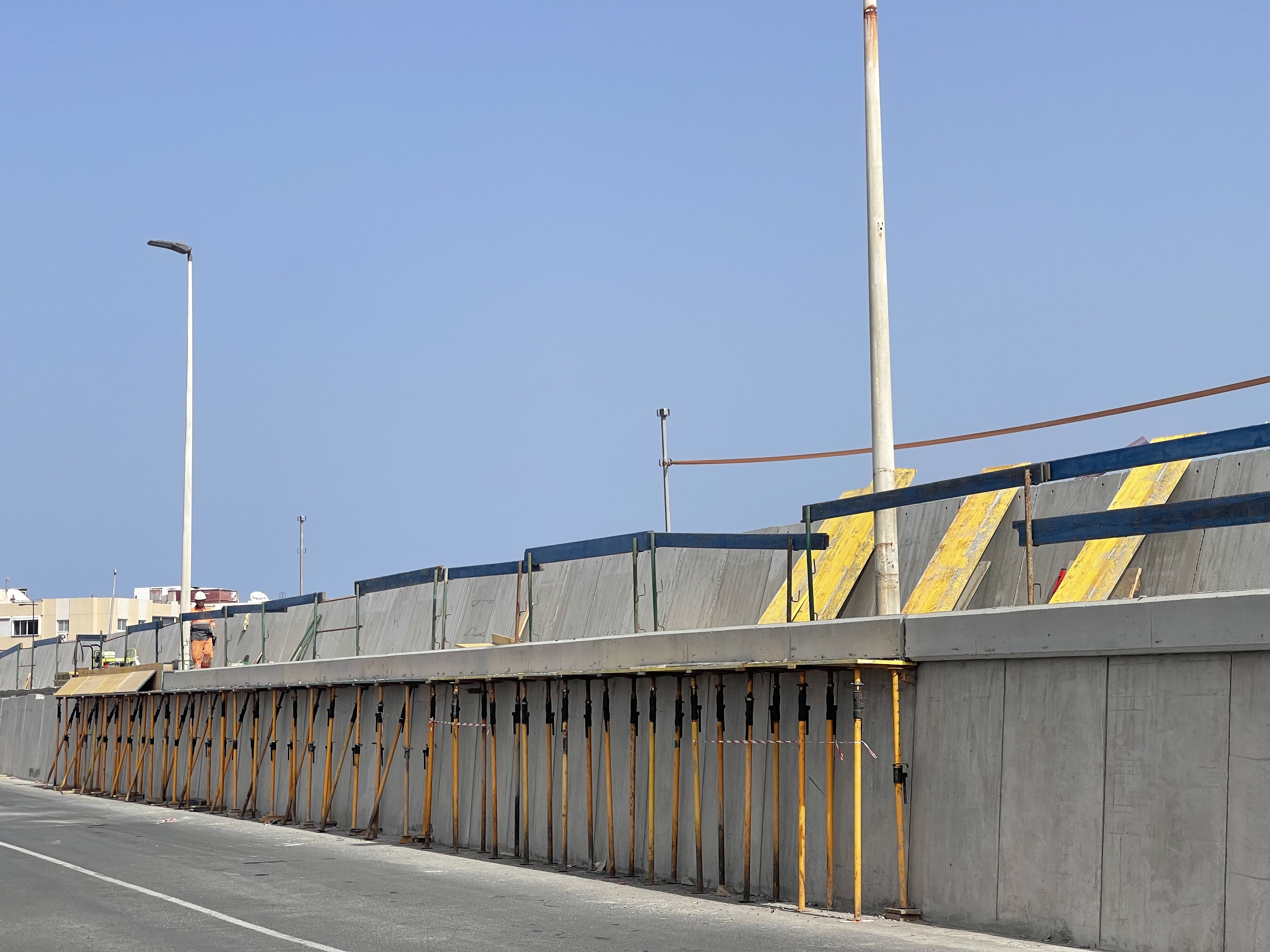 Puertos Canarios proyecta un paseo marítimo accesible en el espaldón del muelle de Corralejo