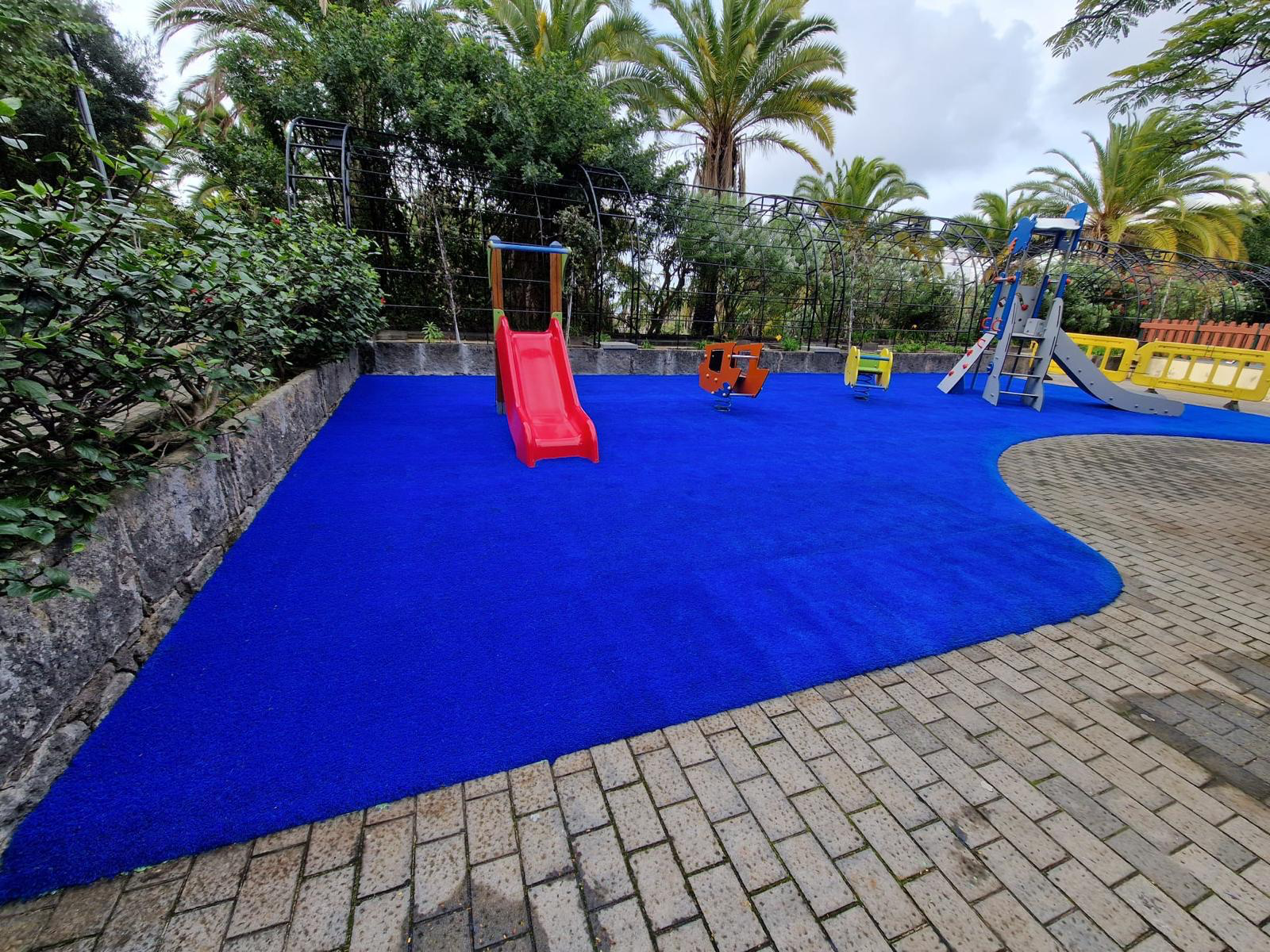 Parque infantil de Hoya de Las Flores