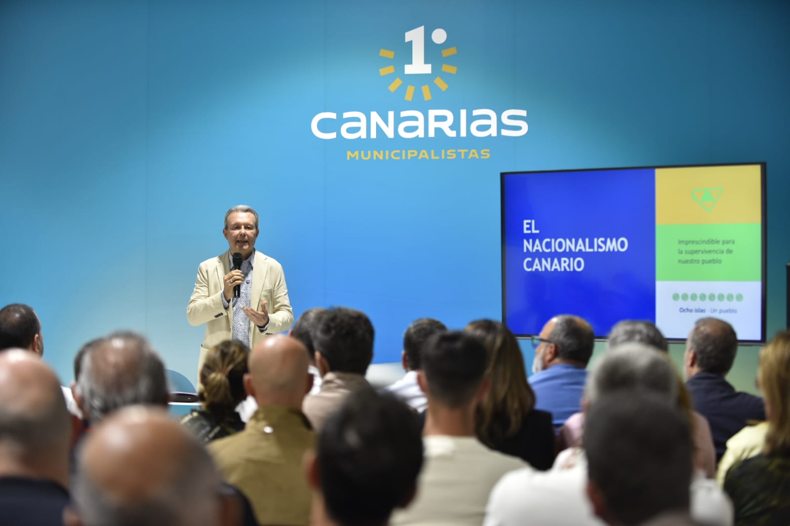 Marino Alduán, en la charla abierta en la sede de Municipalistas Primero Canarias