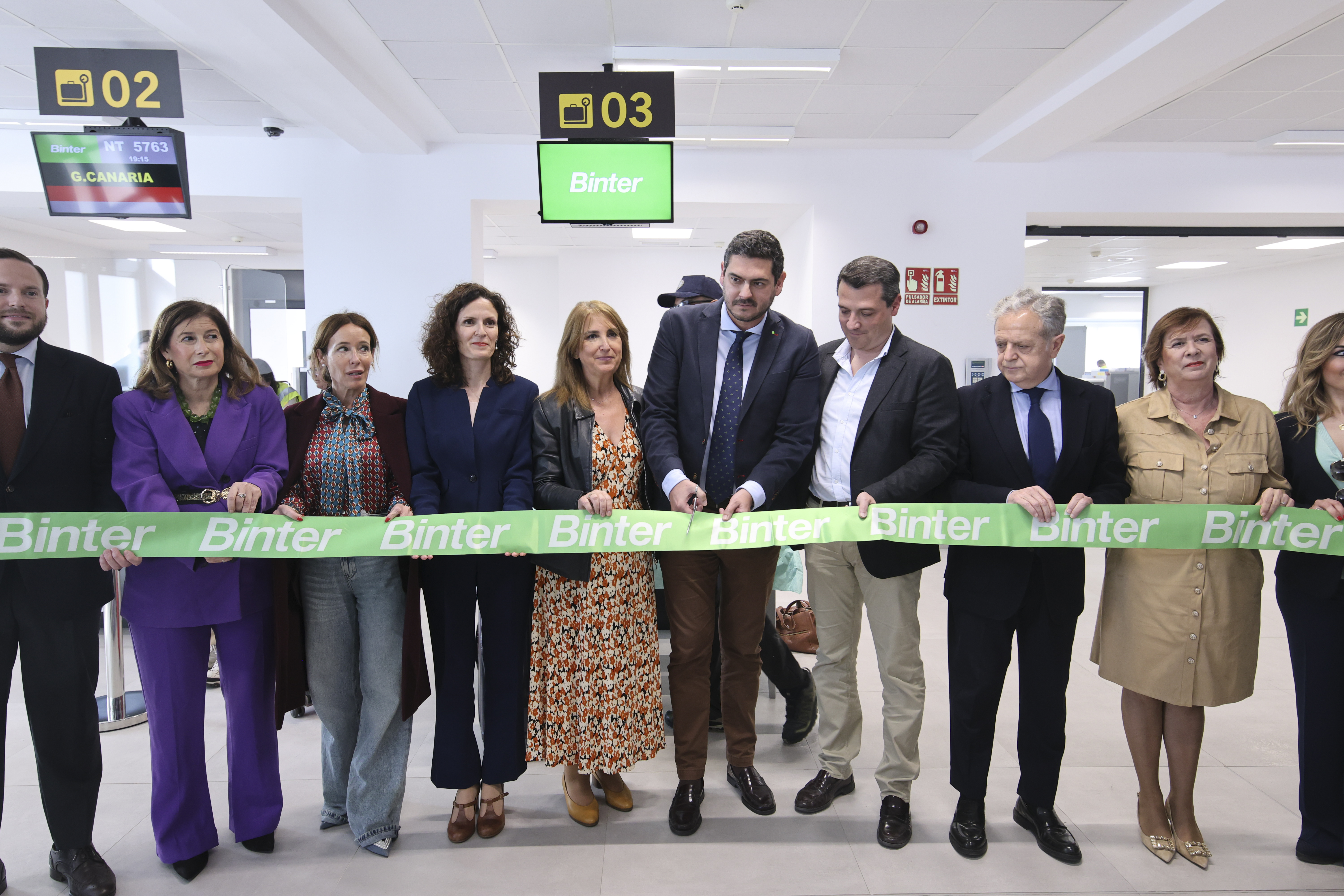 Más de 135.000 pasajeros han disfrutado de las rutas de Binter con Valencia, Badajoz, Córdoba y Almería en un año