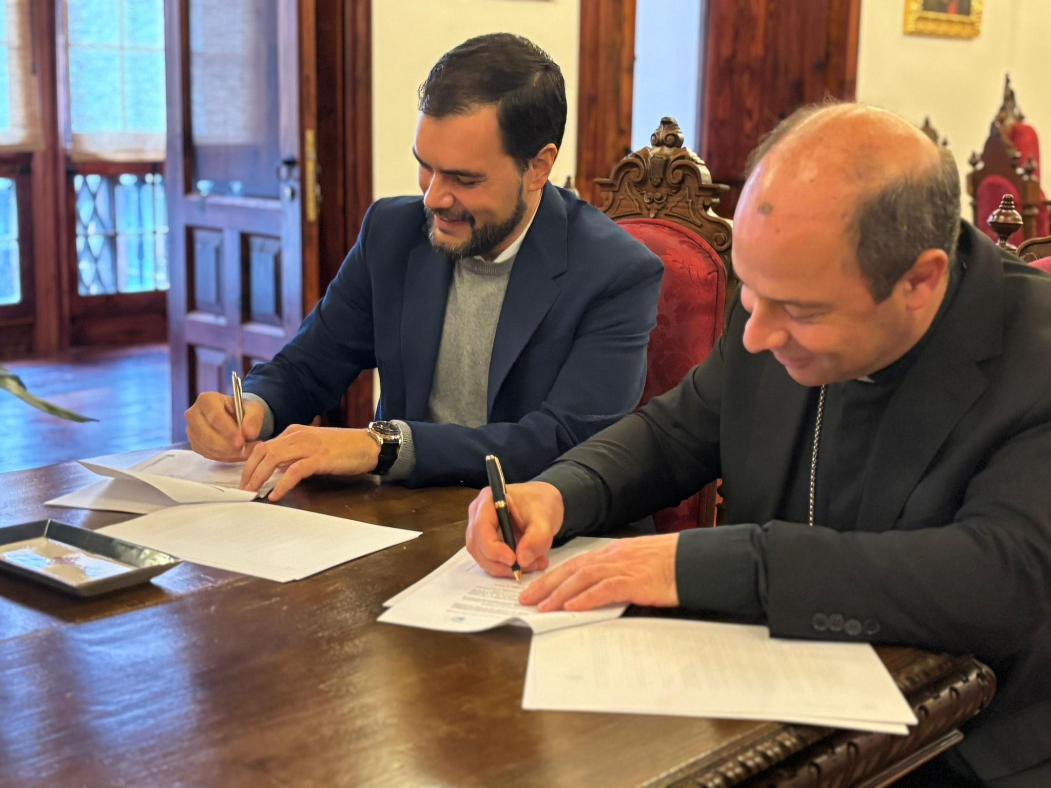 El Ayuntamiento de Puerto de la Cruz firma un acuerdo con el Obispado para la transformación de Punta Brava
