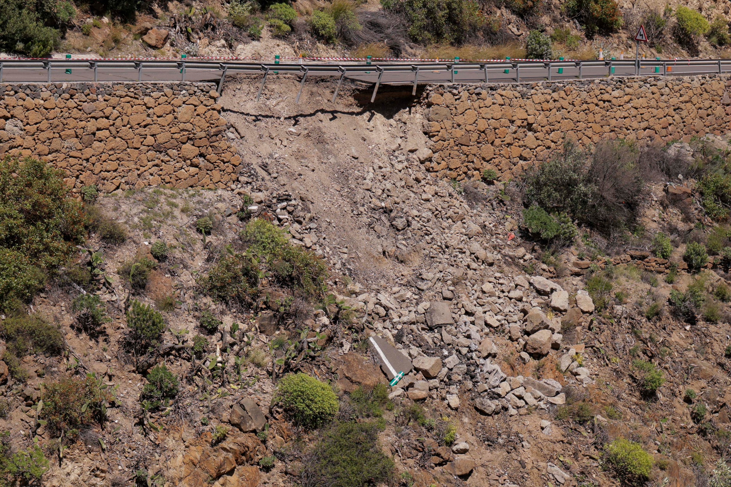 El Cabildo de Gran Canaria inicia las obras de emergencia para devolver la conectividad a las 12 carreteras más afectadas por la borrasca Therese