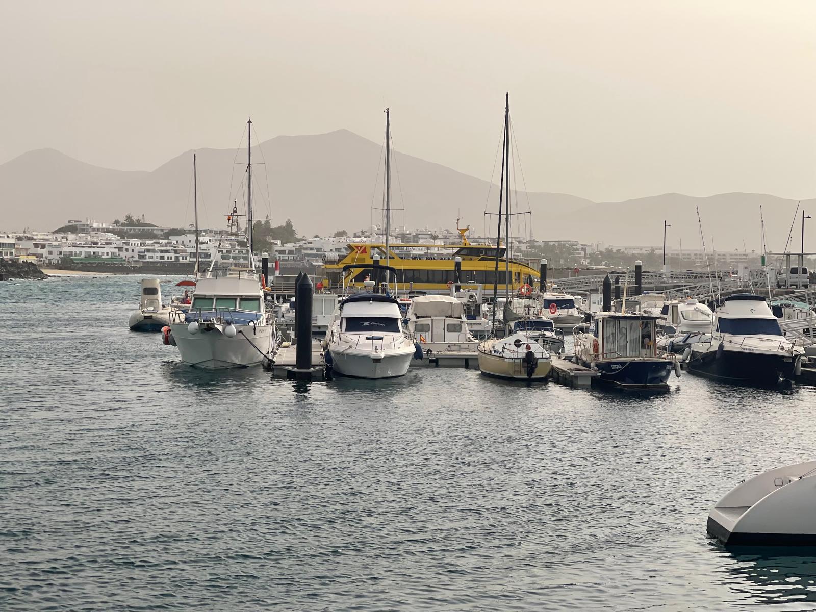 Puerto de Playa Blanca en Yaiza, Lanzarote
