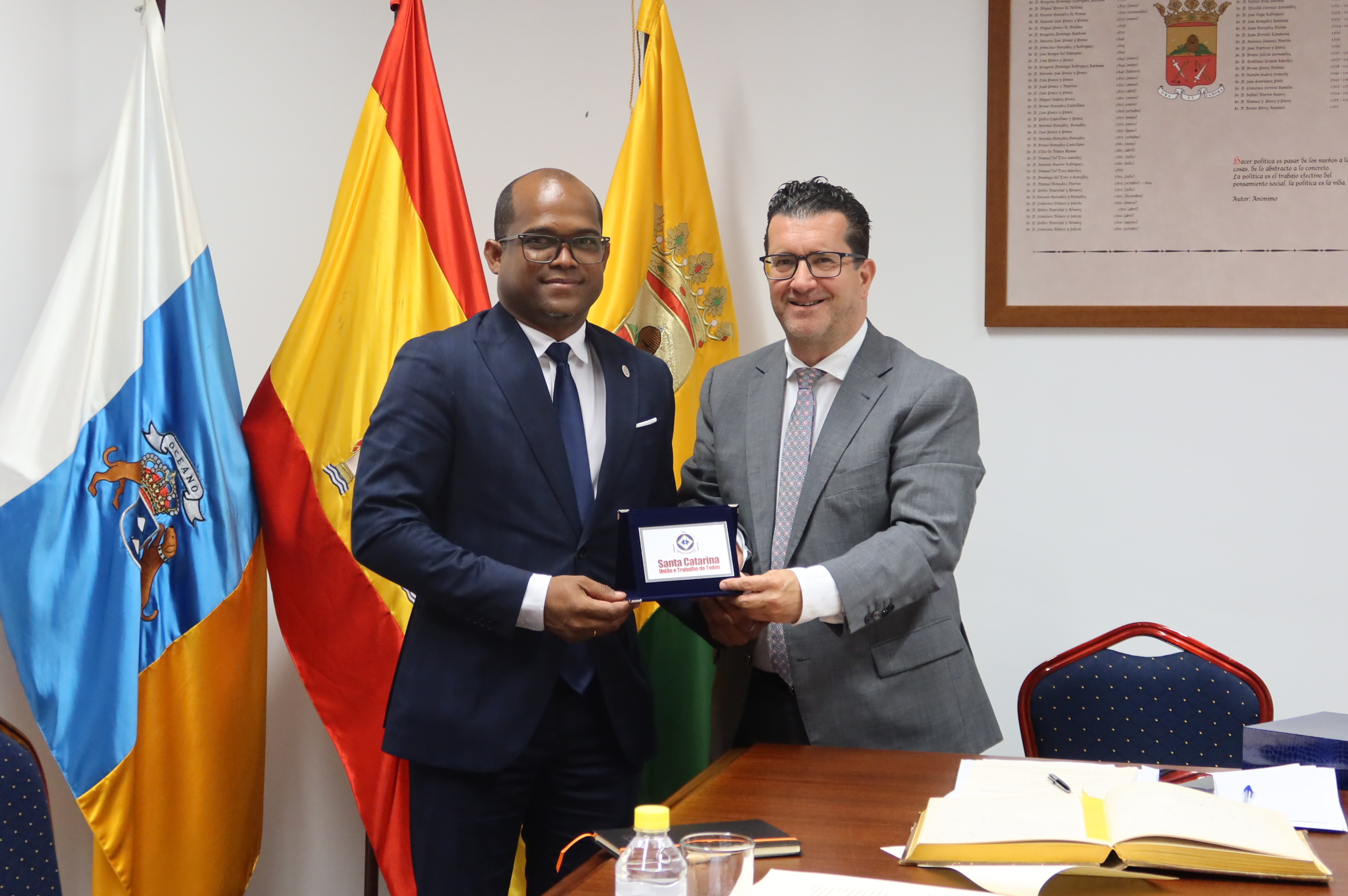 Arucas recibe la visita institucional del municipio de Santa Catarina de Cabo Verde