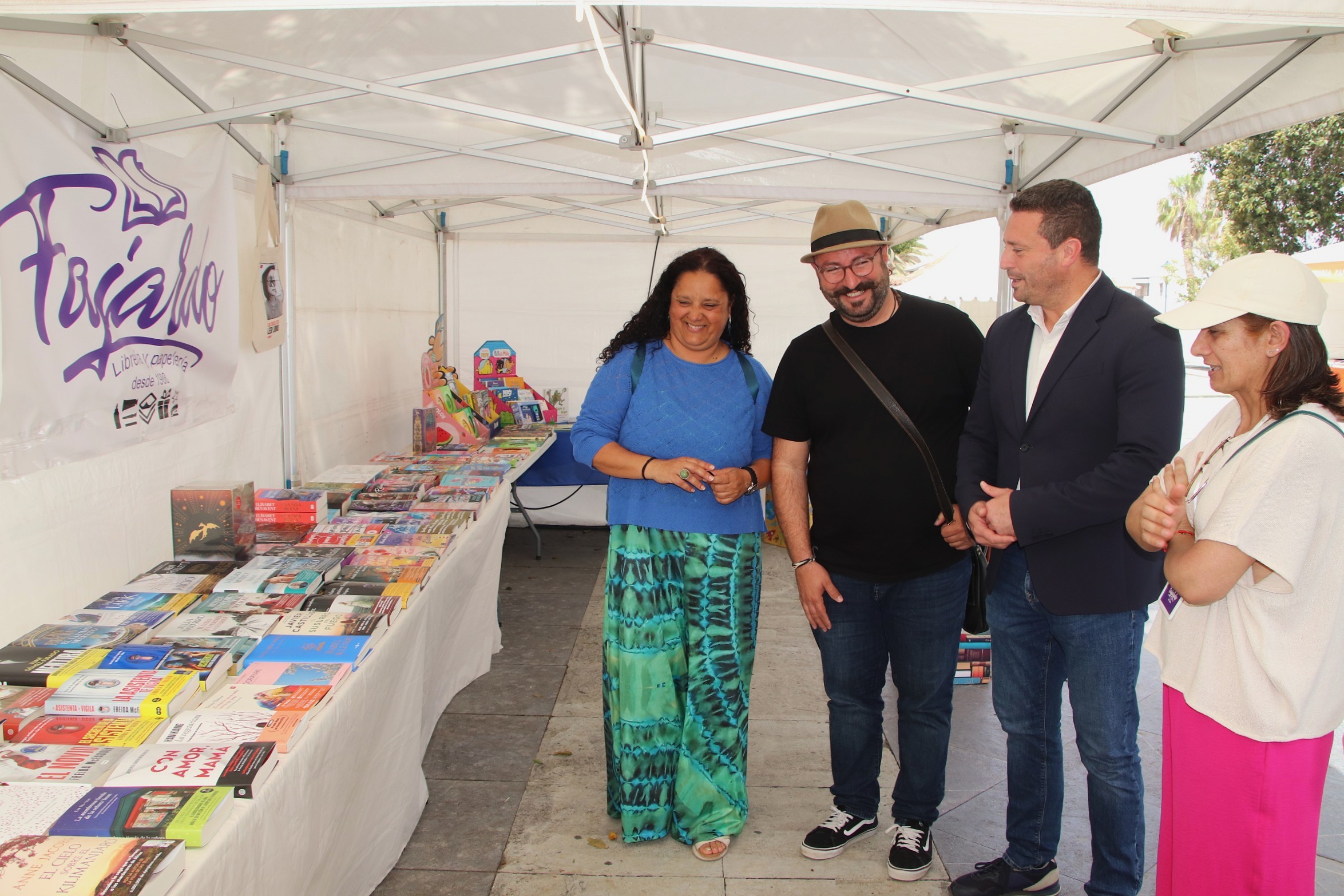 Yaiza disfruta de su Feria del Libro, convertida en refugio de emociones