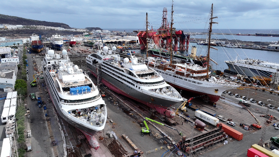 Buques en el astillero de Astican en el Puerto de Las Palmas