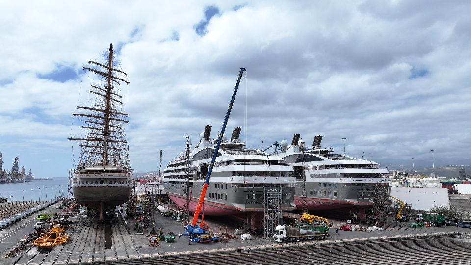 Buques en el astillero de Astican en el Puerto de Las Palmas