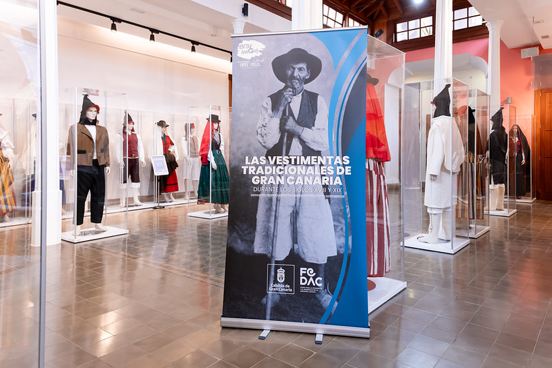 Gáldar inaugura la exposición sobre las vestimentas tradicionales de Gran Canaria de los siglos XVIII y XIX