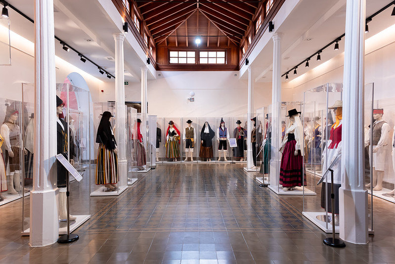 Gáldar inaugura la exposición sobre las vestimentas tradicionales de Gran Canaria de los siglos XVIII y XIX