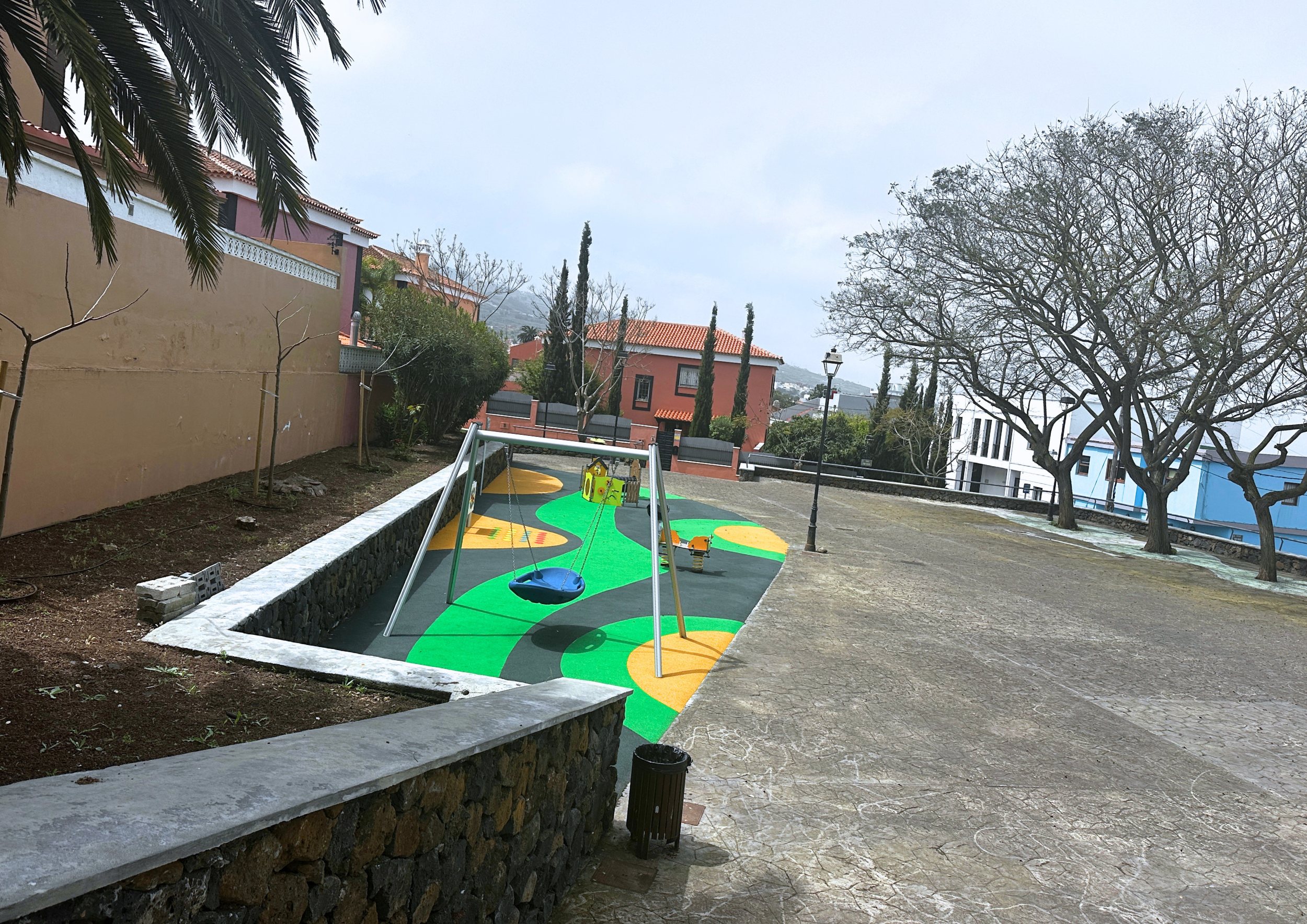 Tacoronte estrena parque infantil en El Adelantado