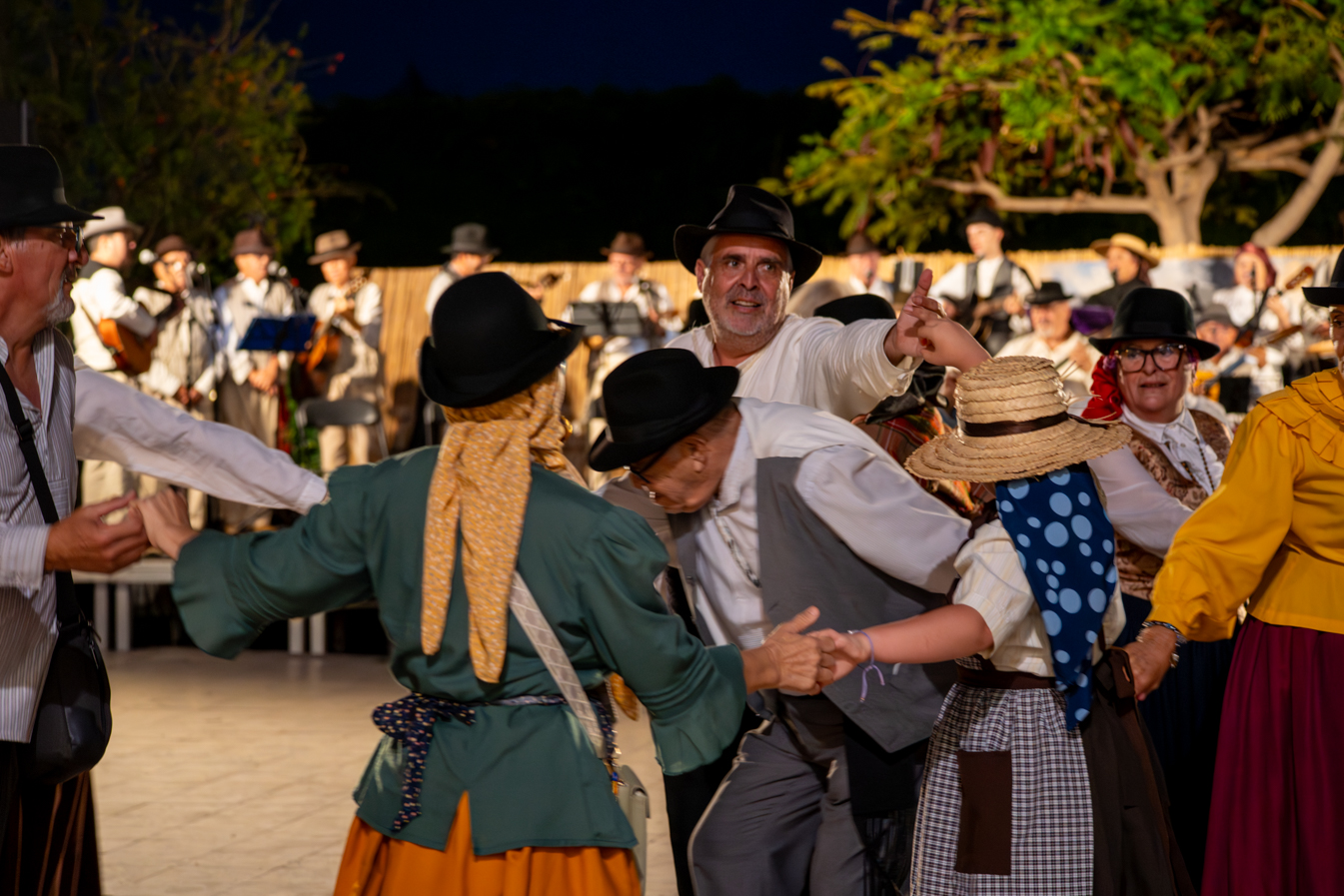 El Poblado de San Fernando volvió a latir al ritmo de las isas, el sabor de la carne de cabra y la tradición canaria en Masparranda