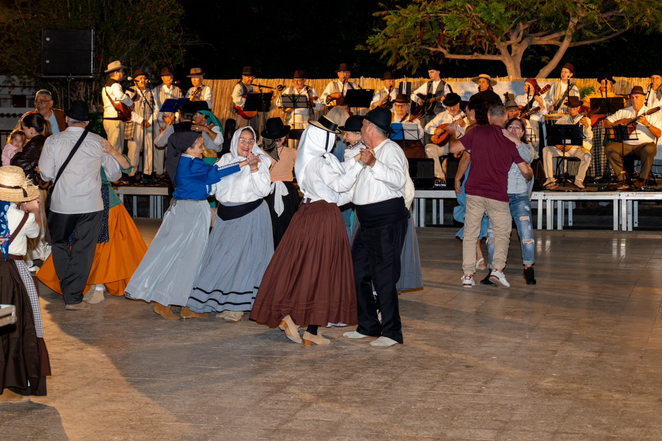 El Poblado de San Fernando volvió a latir al ritmo de las isas, el sabor de la carne de cabra y la tradición canaria en Masparranda