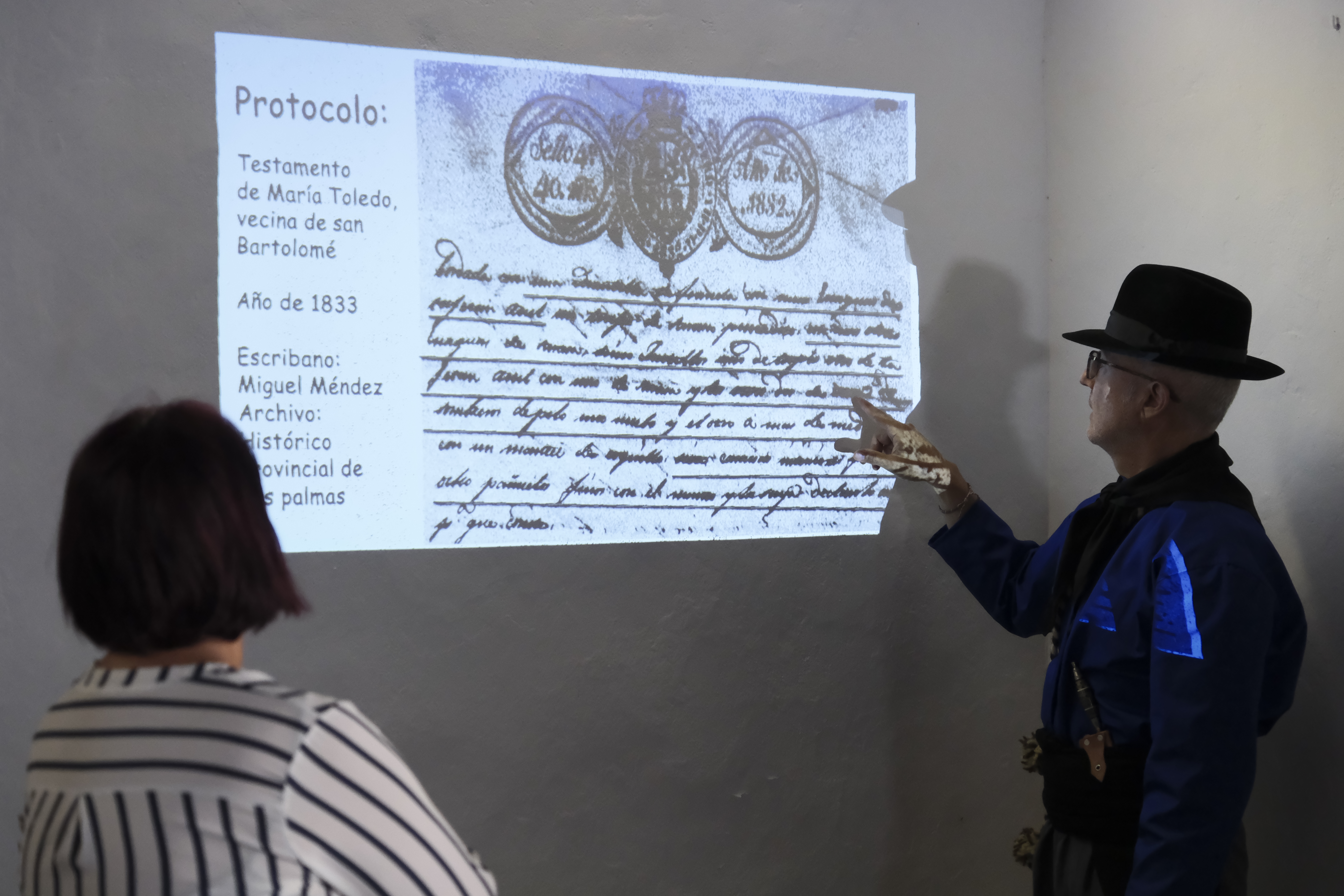 Escolares de San Bartolomé conocen la vestimenta tradicional canaria