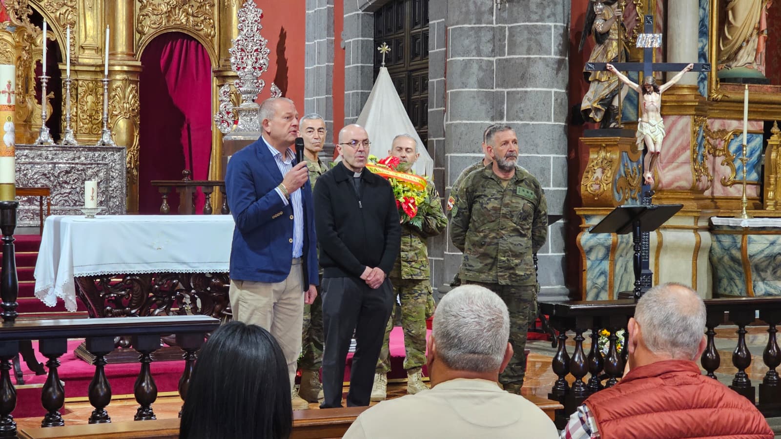 Ofrenda floral del Regimiento de Artillería Antiaérea nº 94 a la Virgen del Pino