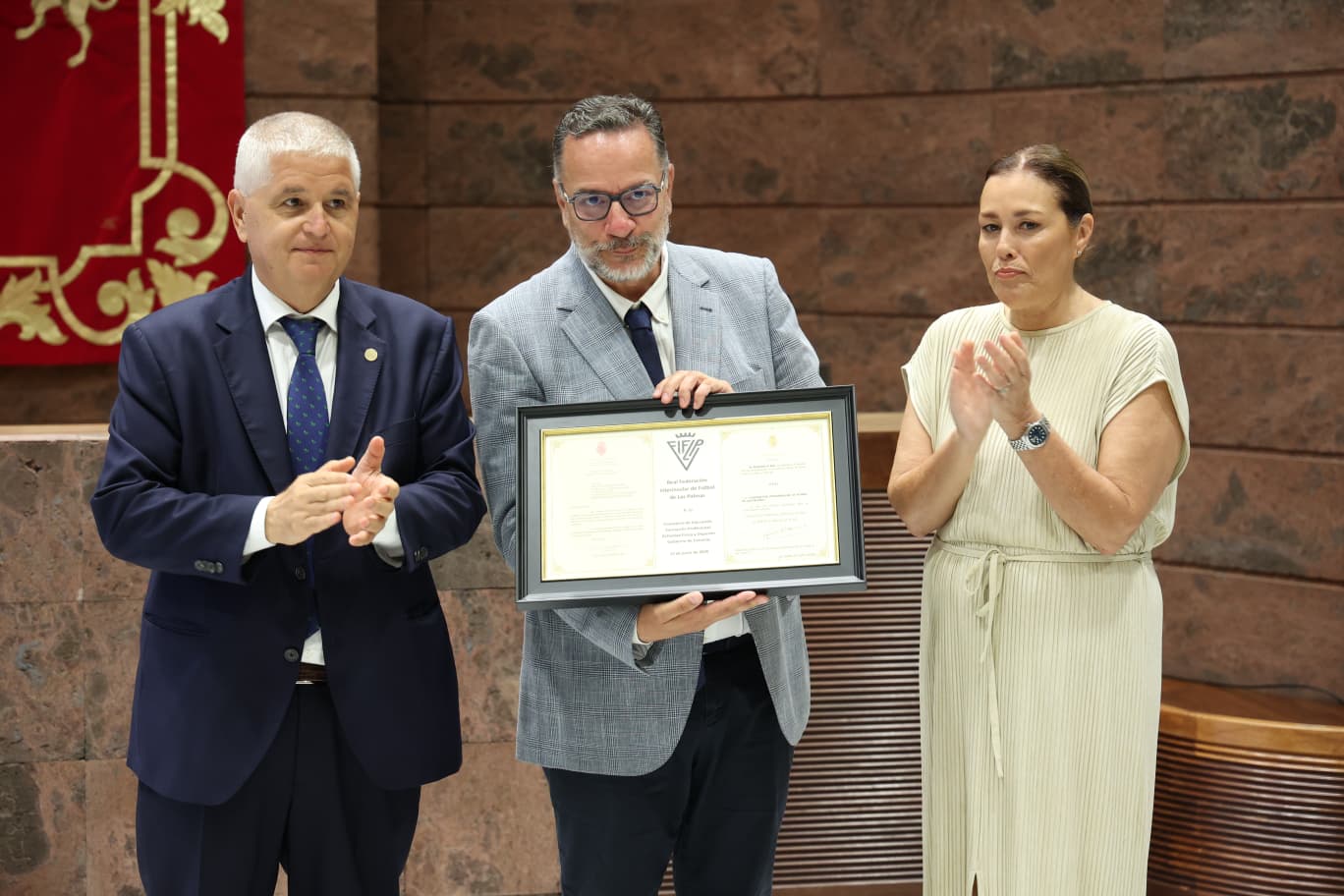 La Federación Interinsular de Fútbol de Las Palmas homenajeado por la concesión del título de "Real"