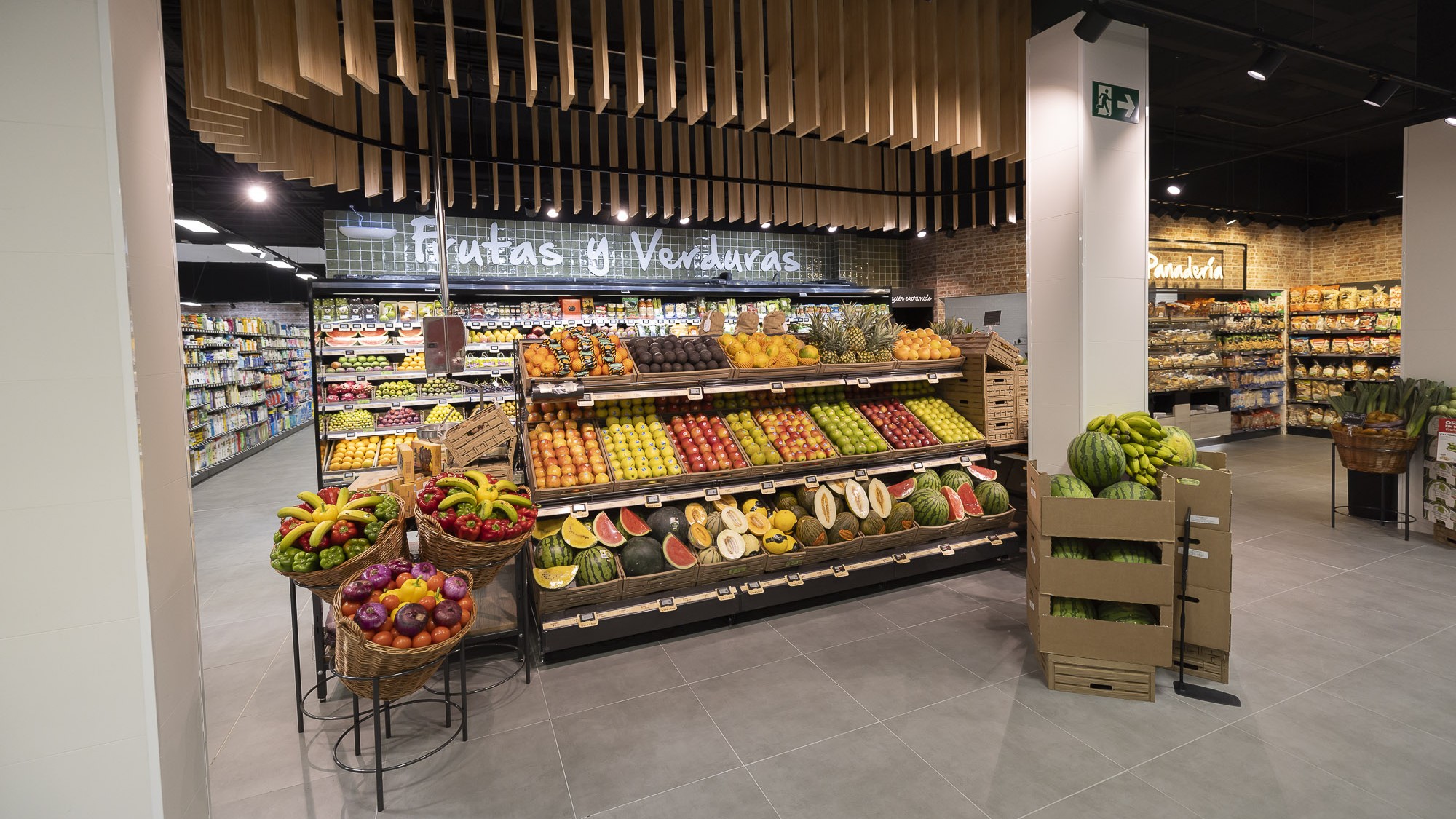 El personal de SPAR Gran Canaria comparte las claves para acertar con la fruta de temporada