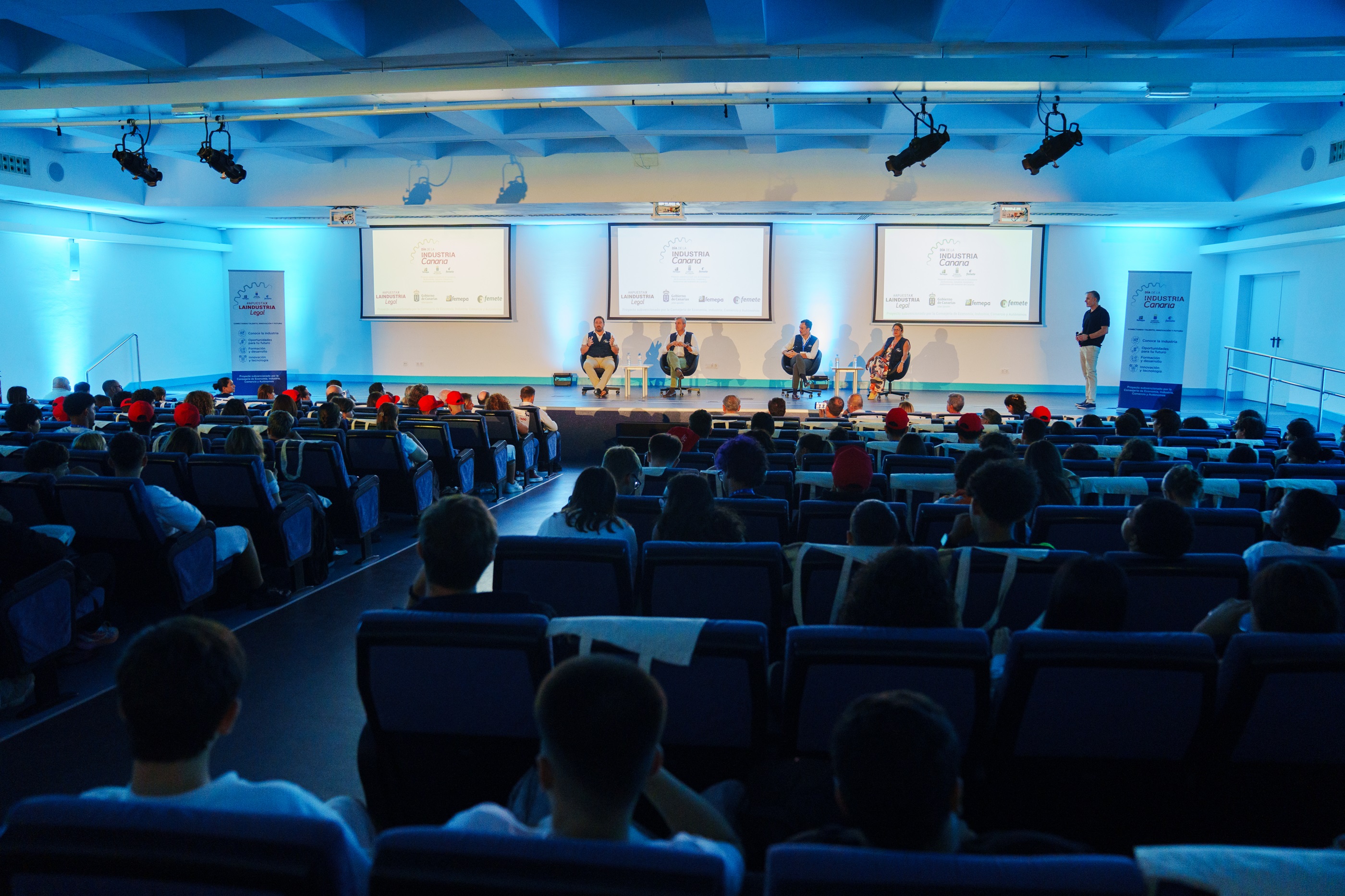 La industria canaria muestra su futuro a jóvenes de las islas