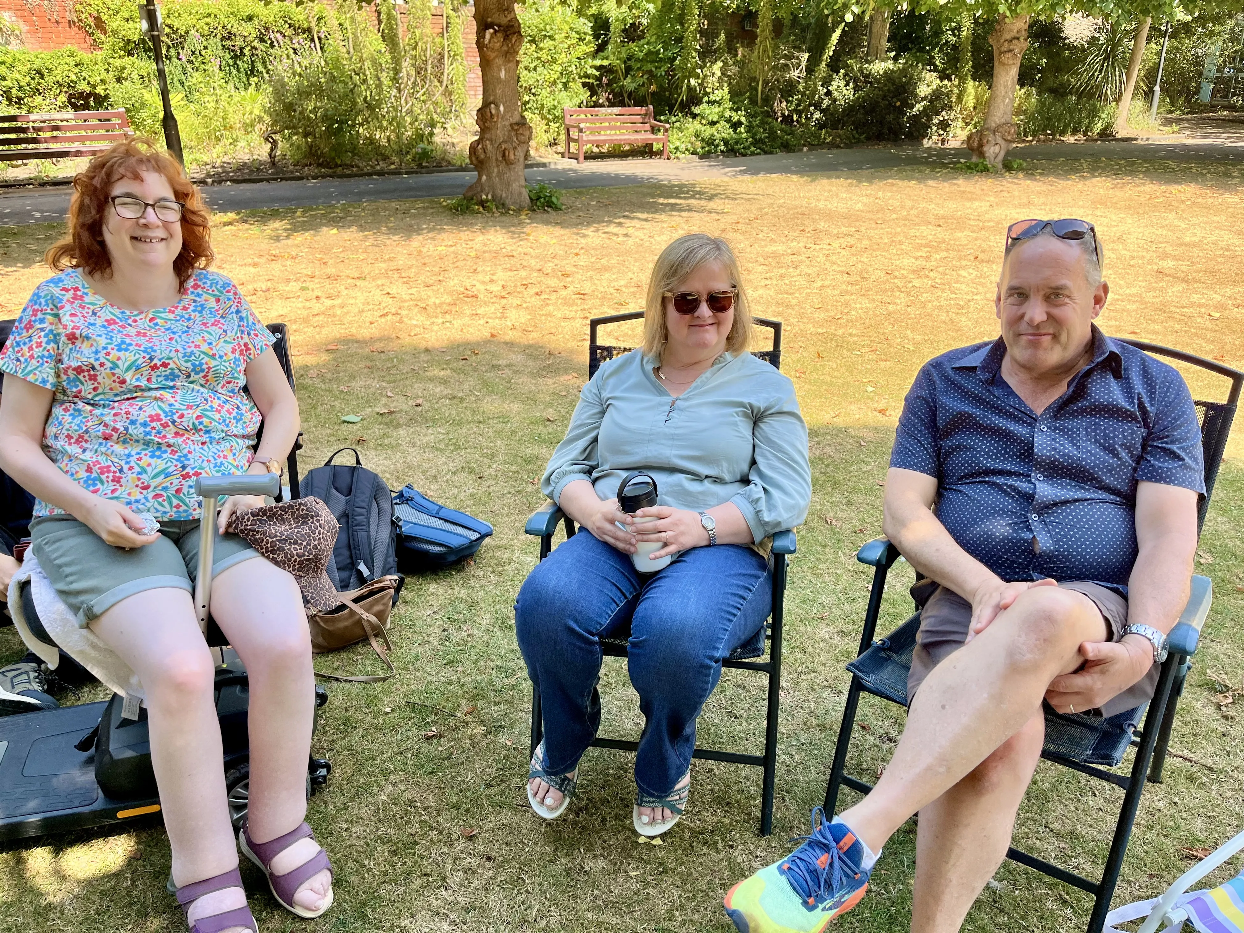 lunch in park1
