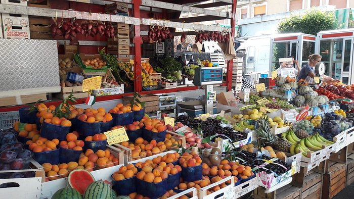 Luino – Wo Shopping auf Dolce Vita trifft