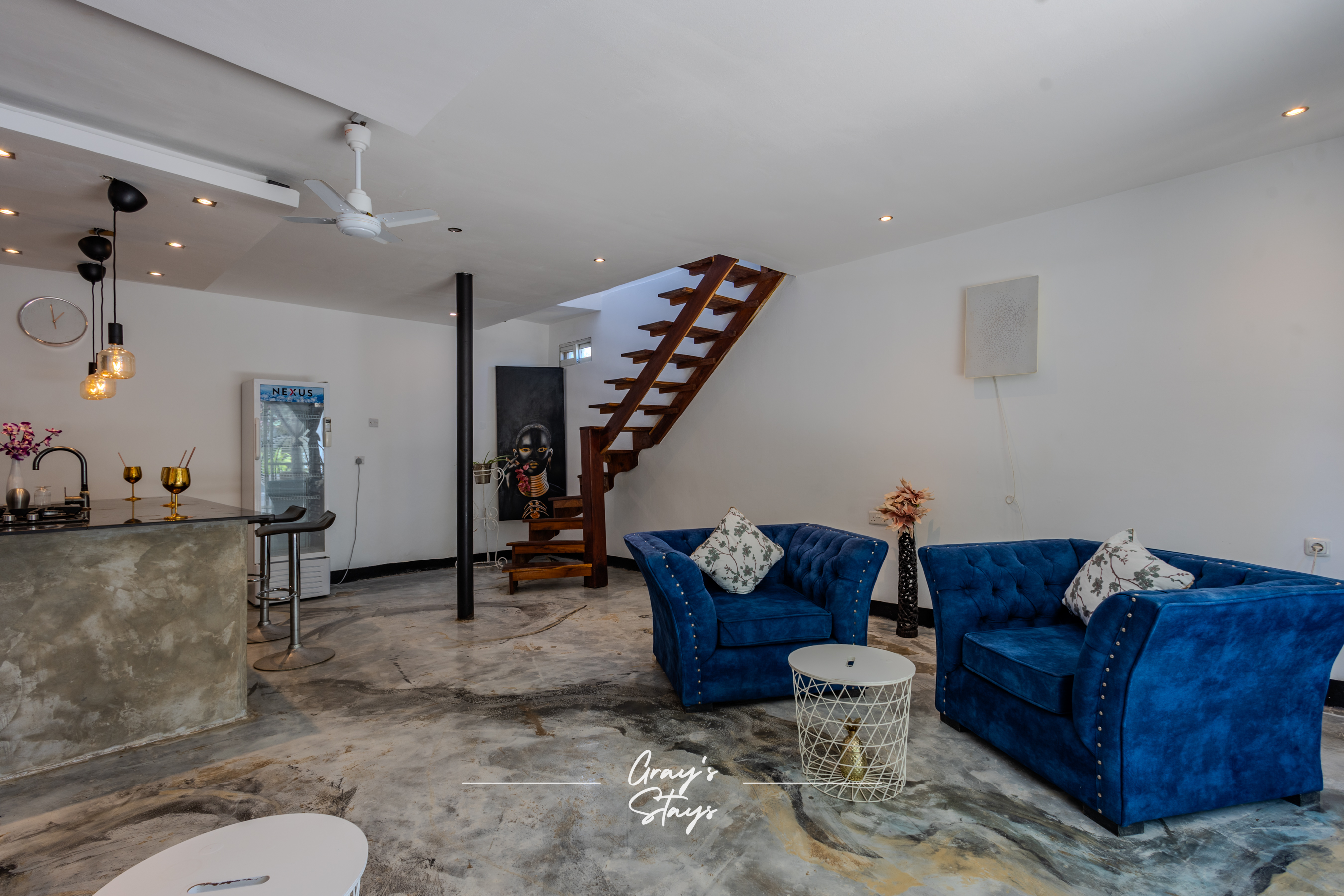 Palm and Pearl Apartment