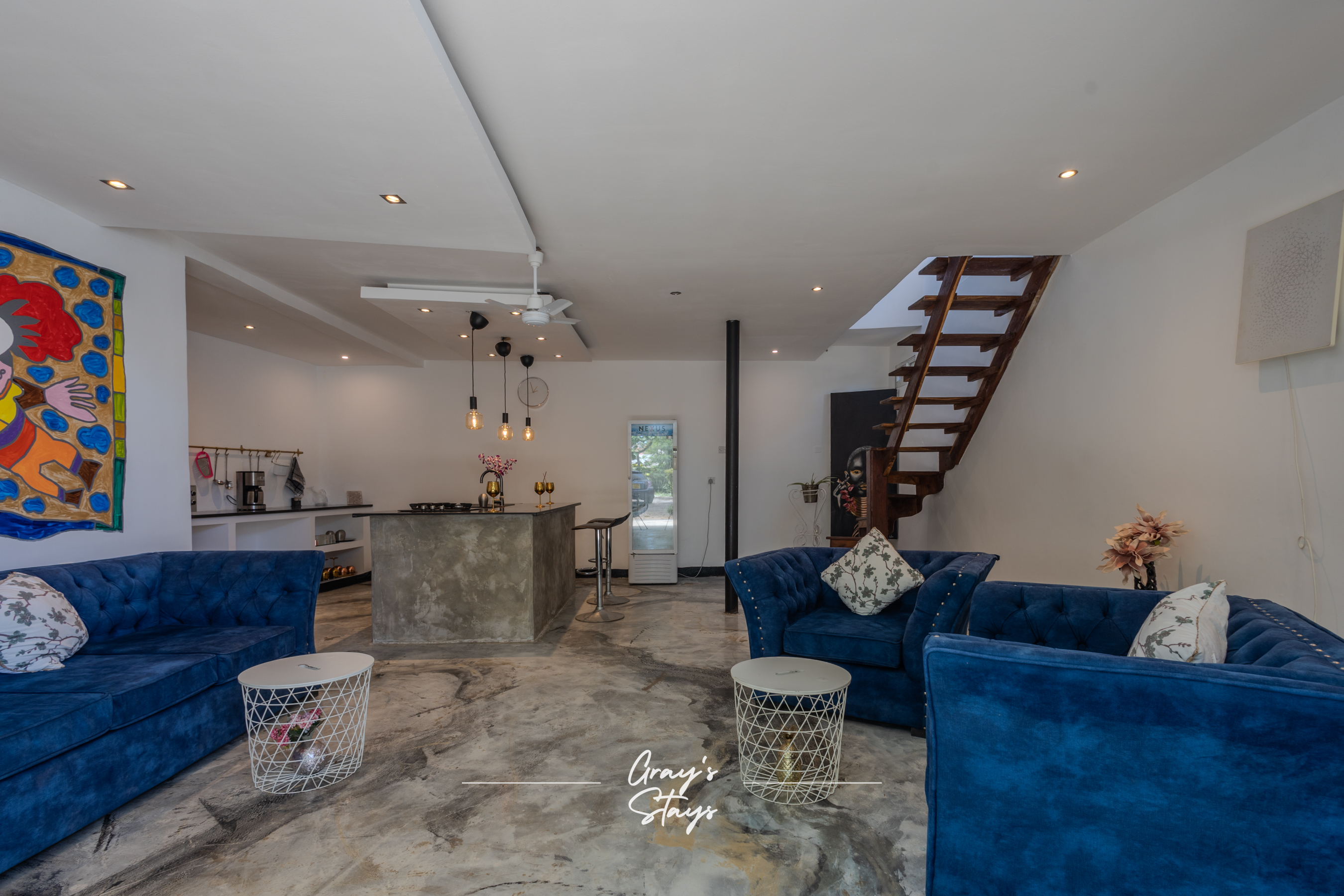 Palm and Pearl Apartment