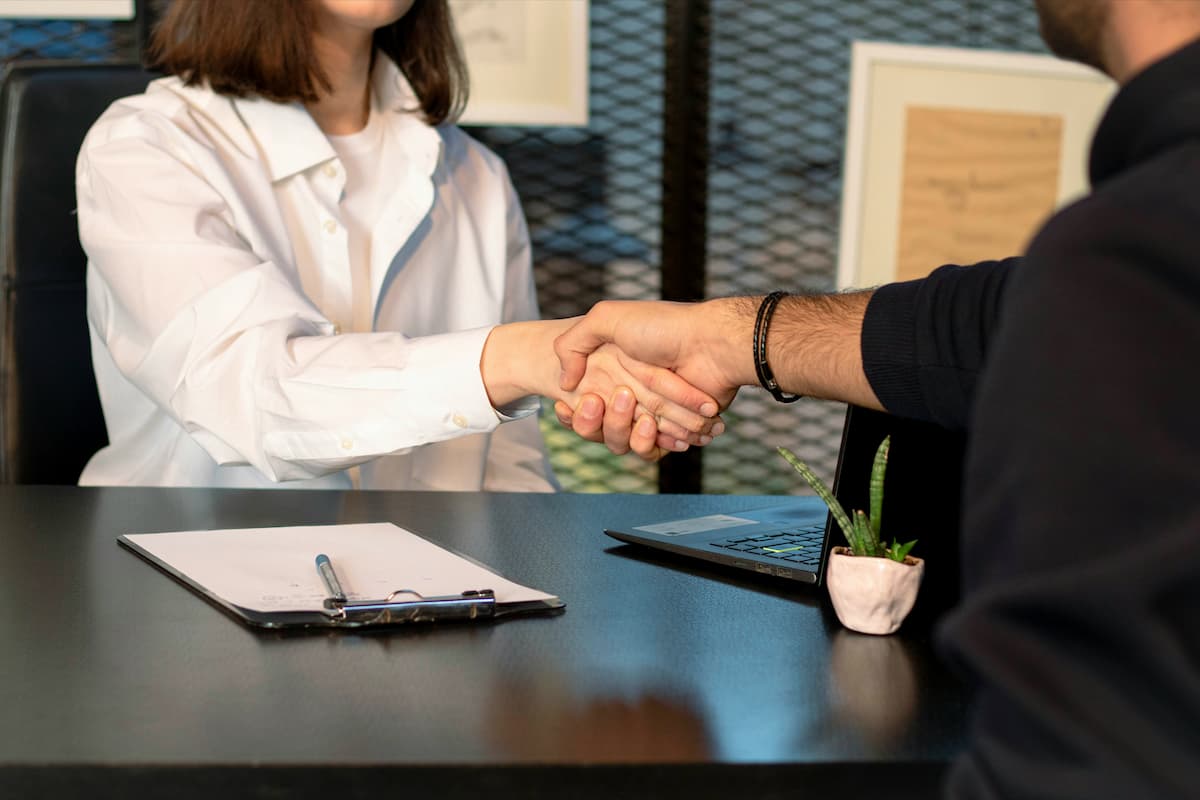 How to Give Interview Feedback: 2026 UK Employer Guid