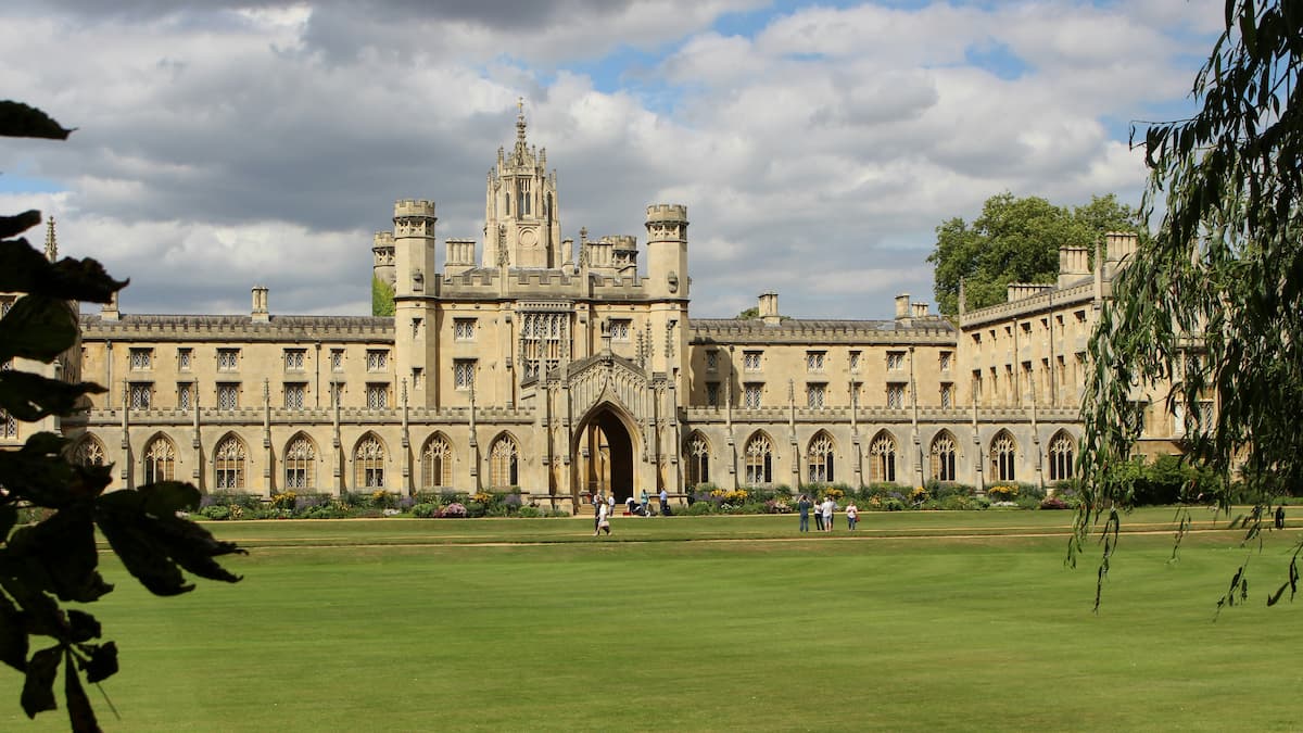 How to Write the Perfect Graduate CV: 2026 UK Guide