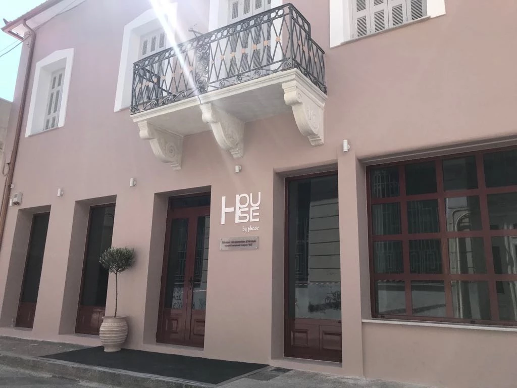 5d19d5eb24e740584 at House by Phaos Coworking area in Kalamata, Greece