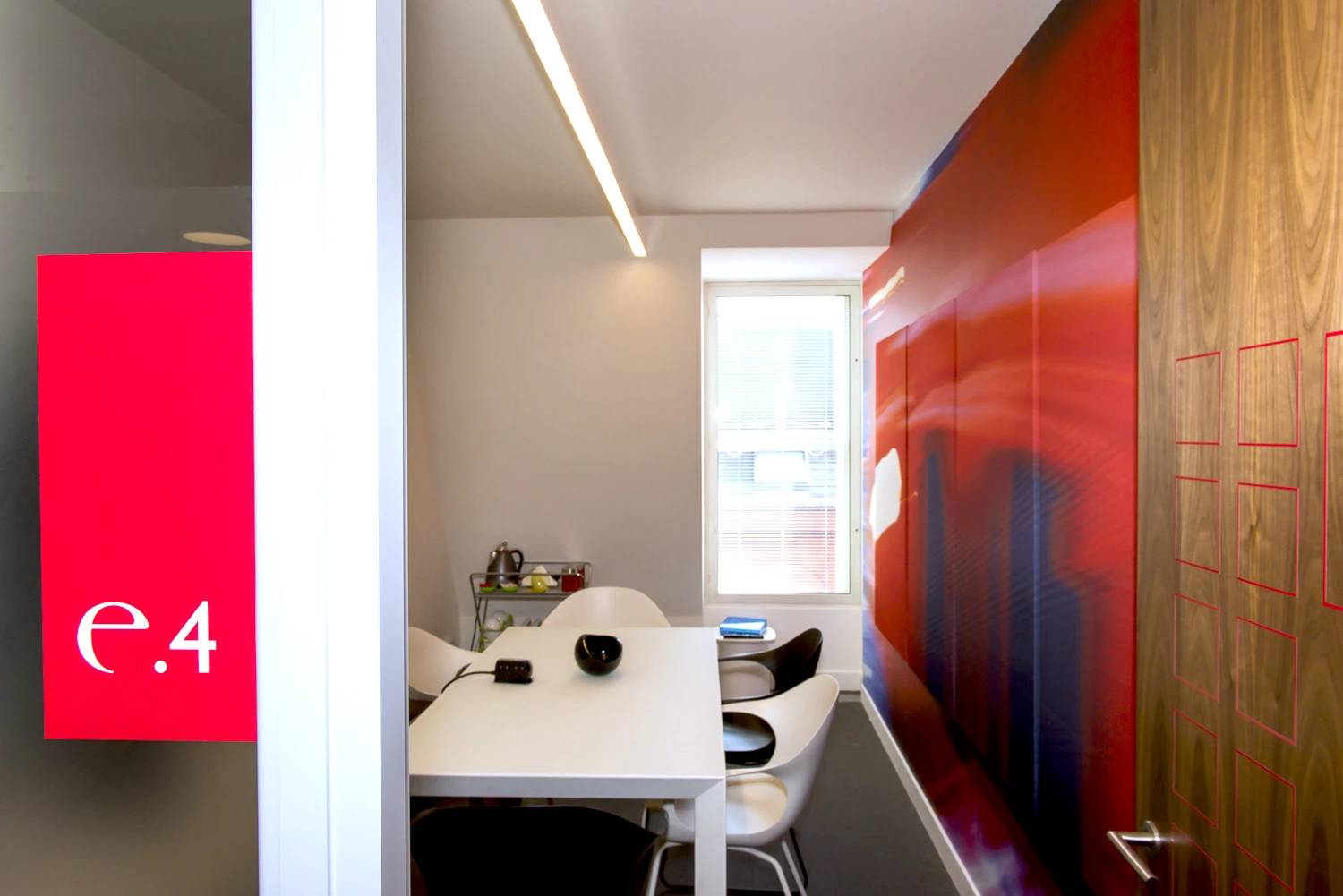 5dd3dd31a6149950a at eOffice Soho Coworking area in London, United Kingdom