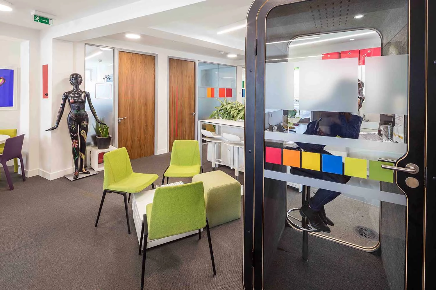 5dd3e37c695070c74 at eOffice Soho Coworking area in London, United Kingdom