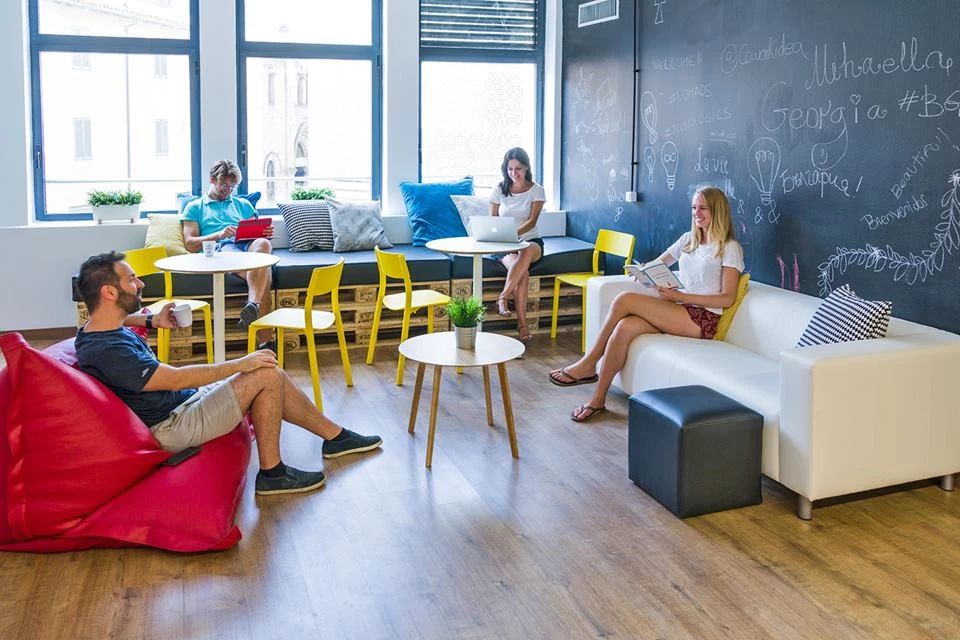 5fca40783445eb396 at Coworkidea Coworking area in Barcelona, Spain